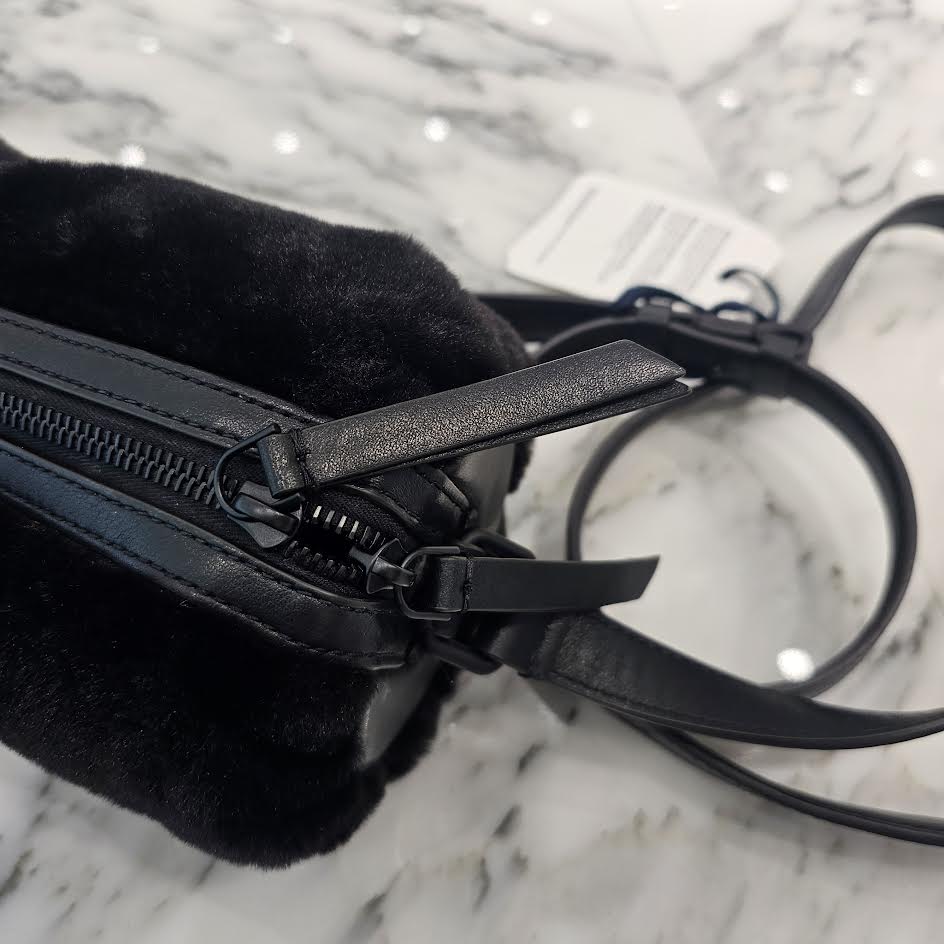 MONCLER 2024AW KEONI Leather Boa Cross Body Bag 5L00004 M3748 999 モンクレール ケオニ レザー ボア クロスボディバッグ