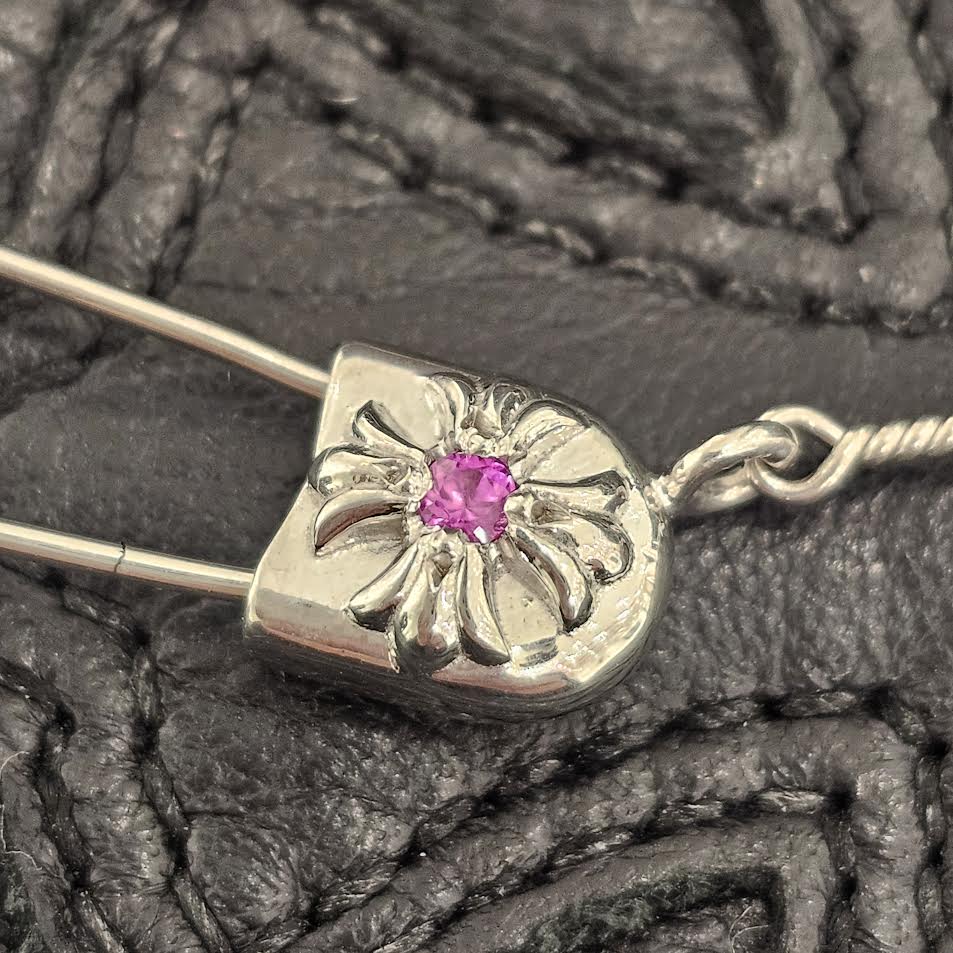 CHROME HEARTS 18K WG Safety Pin Pave Ruby Twist Chain Necklace 18 Inch クロムハーツ 18K ホワイトゴールド セーフティンピン パヴェルビー ツイストチェーン ネックレス サイズ18インチ