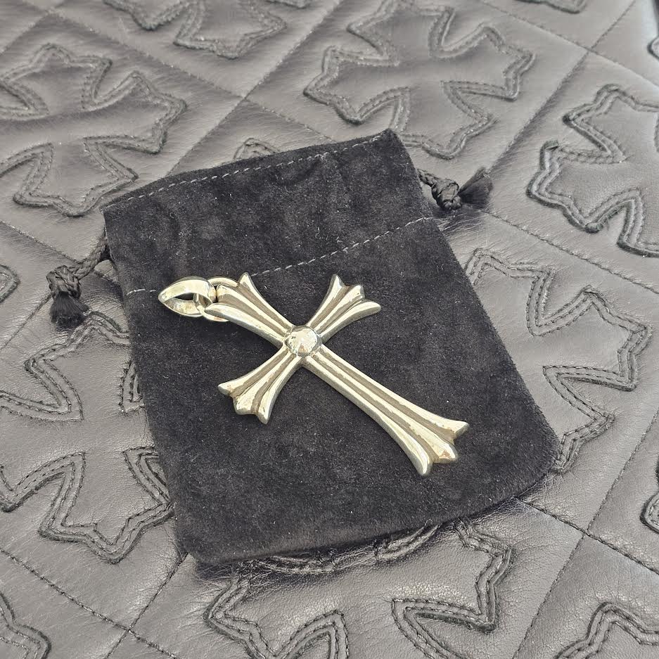 クロムハーツ　chrome hearts ラージクロスwith ベイル カスタム事例詳細 | クロムハーツ（chrome hearts）に