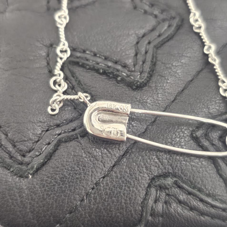 CHROME HEARTS 18K WG Safety Pin Pave Ruby Twist Chain Necklace 18 Inch クロムハーツ 18K ホワイトゴールド セーフティンピン パヴェルビー ツイストチェーン ネックレス サイズ18インチ