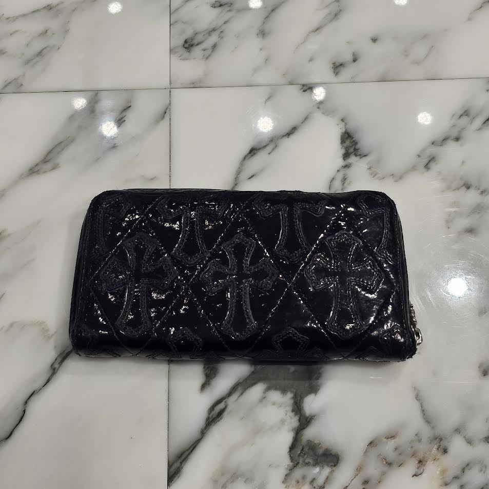 CHROME HEARTS Cemetery Cross Leather Patch Quilting Patent Leather Wallet クロムハーツ セメタリークロス レザーパッチ キルティング パテントレザー ウォレット