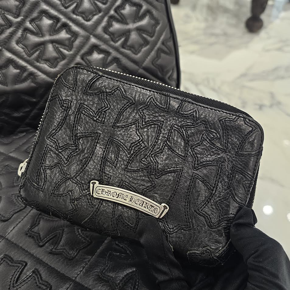 CHROME HEARTS BANK ROBBER Cemetery Cross Leather Patch Round Zip Leather Wallet クロムハーツ バンクローバー セメタリークロス レザーパッチ ラウンドジップ レザーウォレット