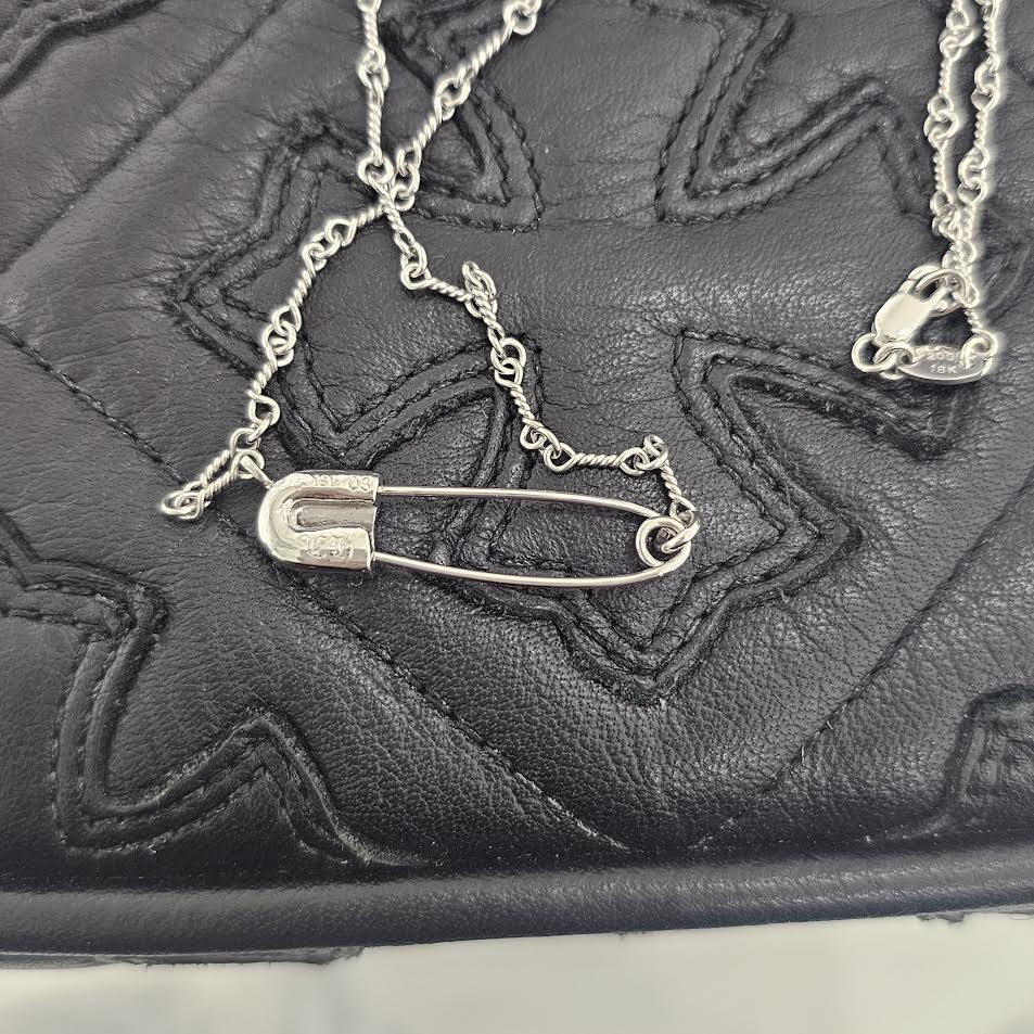 CHROME HEARTS 18K WG Safety Pin Pave Ruby Twist Chain Necklace 18 Inch クロムハーツ 18K ホワイトゴールド セーフティンピン パヴェルビー ツイストチェーン ネックレス サイズ18インチ