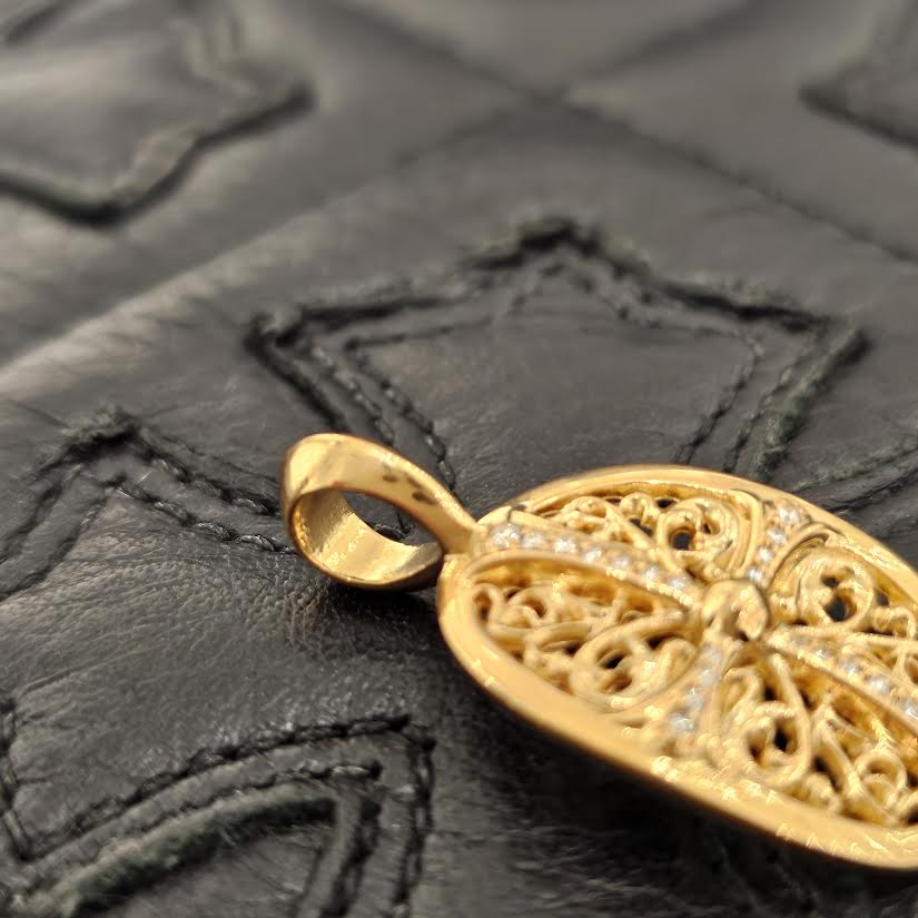 CHROME HEARTS 22K Classic Oval Cross Pendent Top Pave Diamond