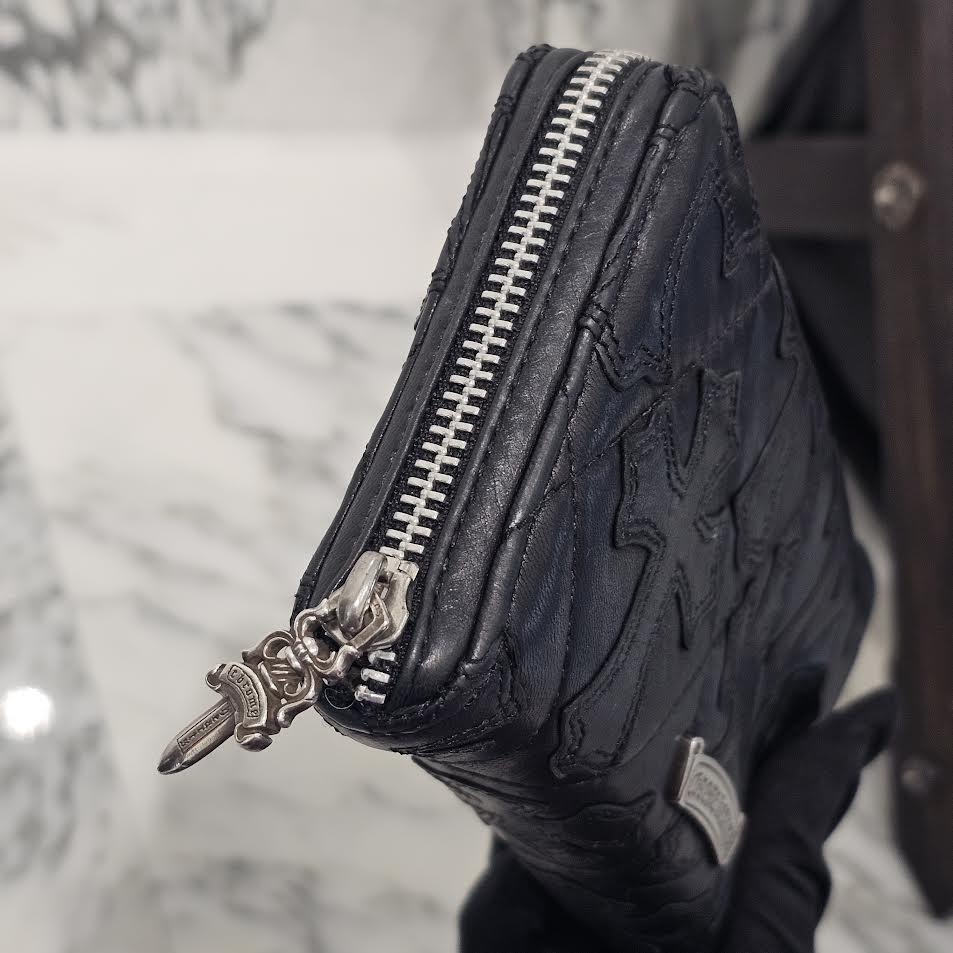 CHROME HEARTS Cemetery Cross Leather Patch Quilting Leather Wallet クロムハーツ セメタリークロス レザーパッチ キルティング風 レザーウォレット