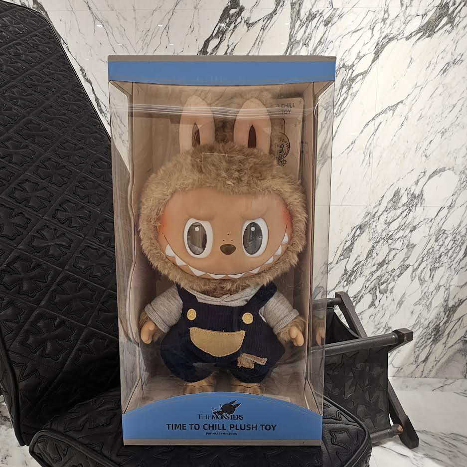 POP MART The Monsters "Time To Chill Plush Toy" LABUBU ポップマート ザ・モンスターズ "タイムトゥチルプッシュトイ" ラブブ ぬいぐるみ