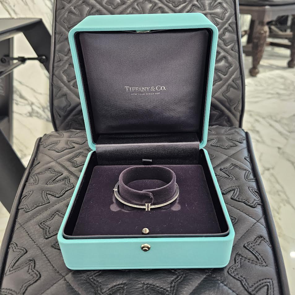 Tiffany Co. 18K WG Tiffany T Diamond Hinged Wire Bangle 62273089 Size Small ティファニー 18K ホワイトゴールド ティファニーT ダイアモンド ヒンジ ワイヤー バングル サイズSmall