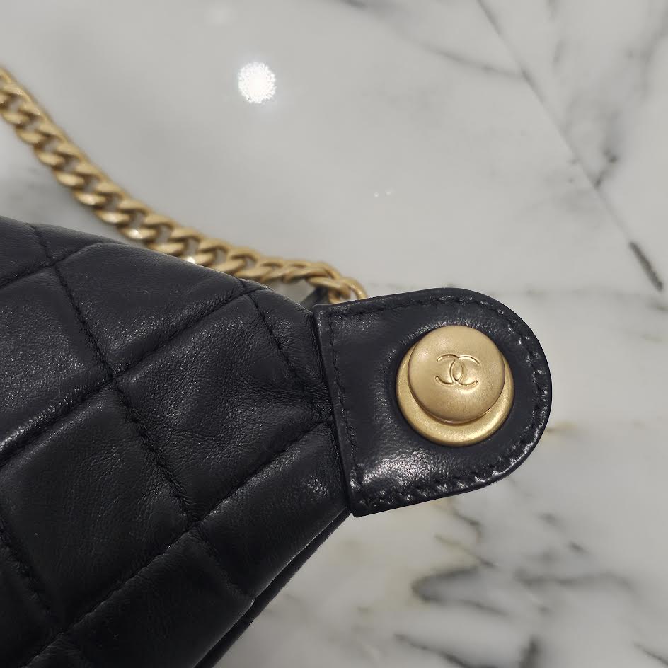 CHANEL 2024 Cruise Matelasse Coco Mark Caviar Skin 2WAY Waist Pouch A1815886 シャネル 2024クルーズ マトラッセ ココマーク キャビアスキン 2WAY ウェストポーチ