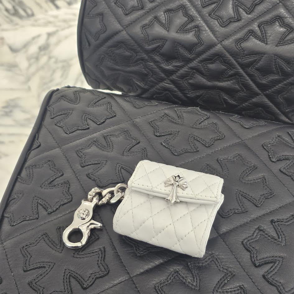 CHROME HEARTS Silver Cross AirPods Leather Case クロムハーツ シルバークロス エアポッズ レザーケース