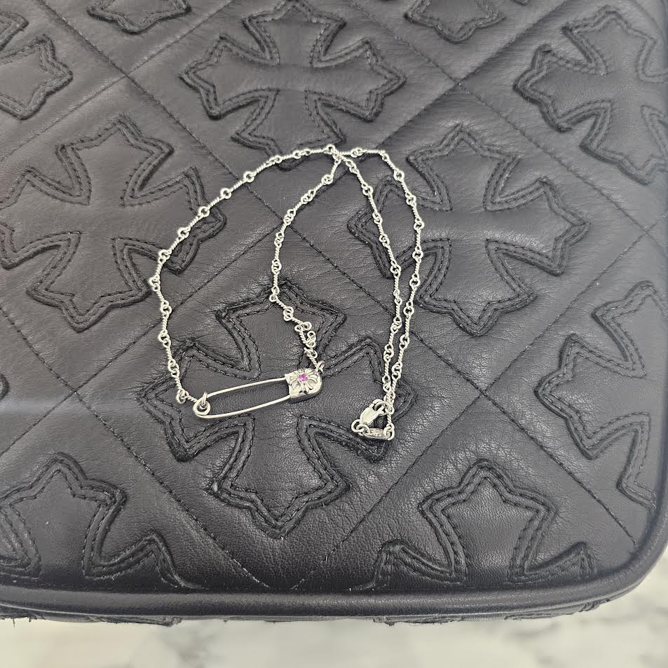 CHROME HEARTS 18K WG Safety Pin Pave Ruby Twist Chain Necklace 18 Inch クロムハーツ 18K ホワイトゴールド セーフティンピン パヴェルビー ツイストチェーン ネックレス サイズ18インチ