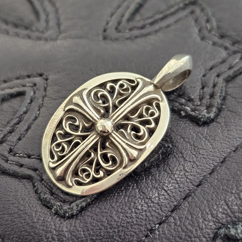 CHROME HEARTS クロムハーツ クラシックオーバル ペンダント クロム