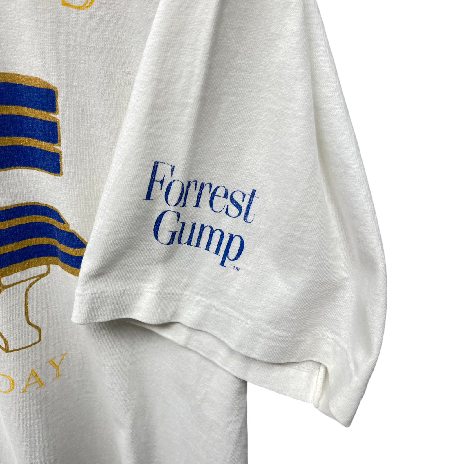 Vintage 90's Forest Gump Miracles Happen Every Day Movie S/S Tee Size L