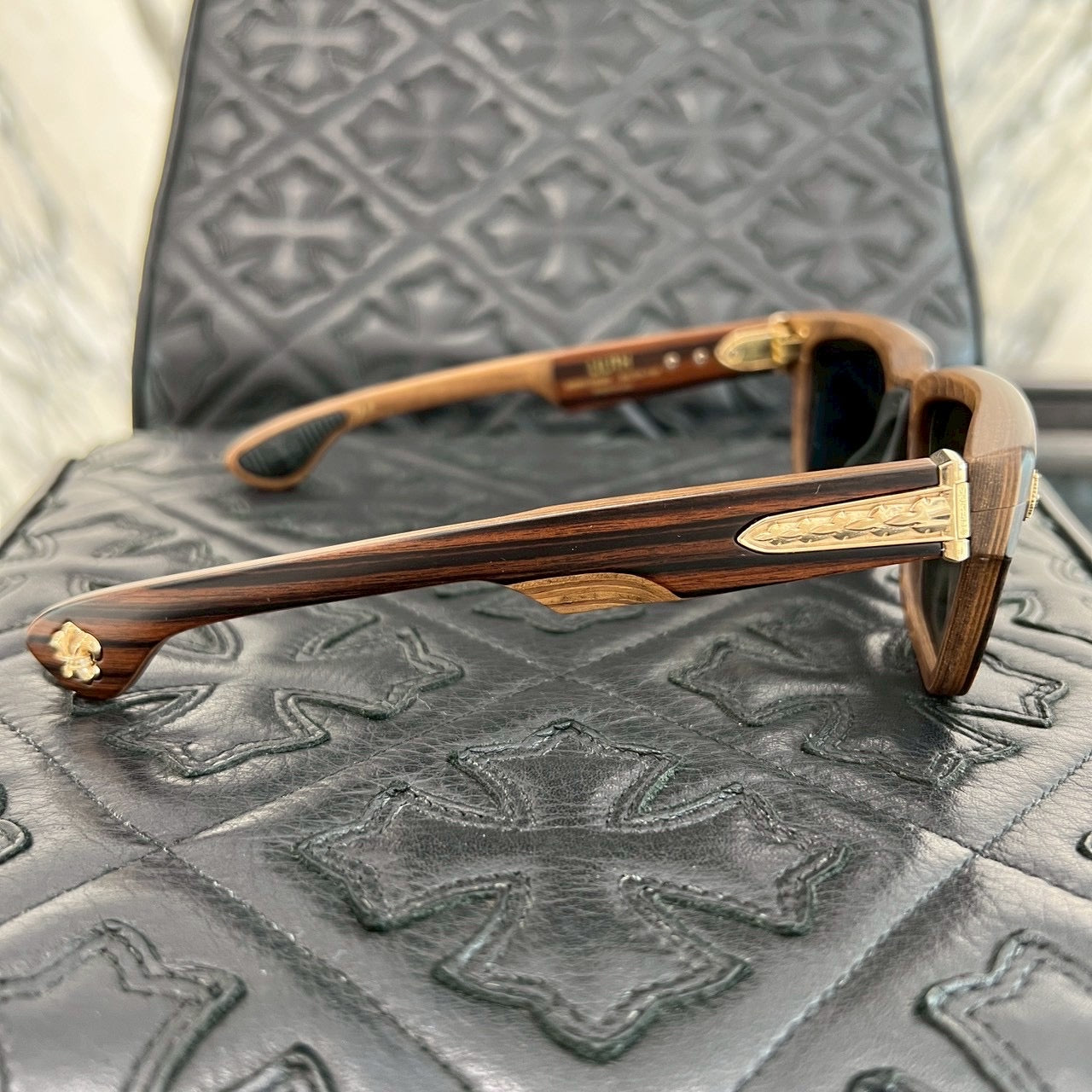 CHROME HEARTS LILITH Ebony Wood Sunglasses "BROWN/DARK GREY" WEWE-18KGP Size 56□18-144 クロムハーツ リリス エボニー ウッド サングラス "ブラウン/ダークグレー" サイズ56□18-144