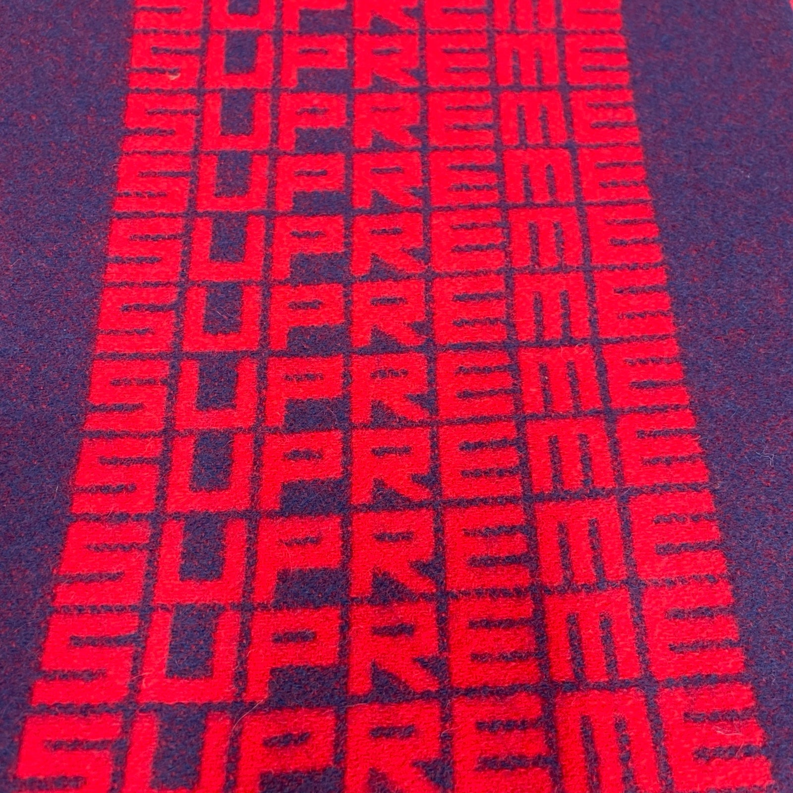 Supreme 2018AW Logo Repeat Wool Scarf