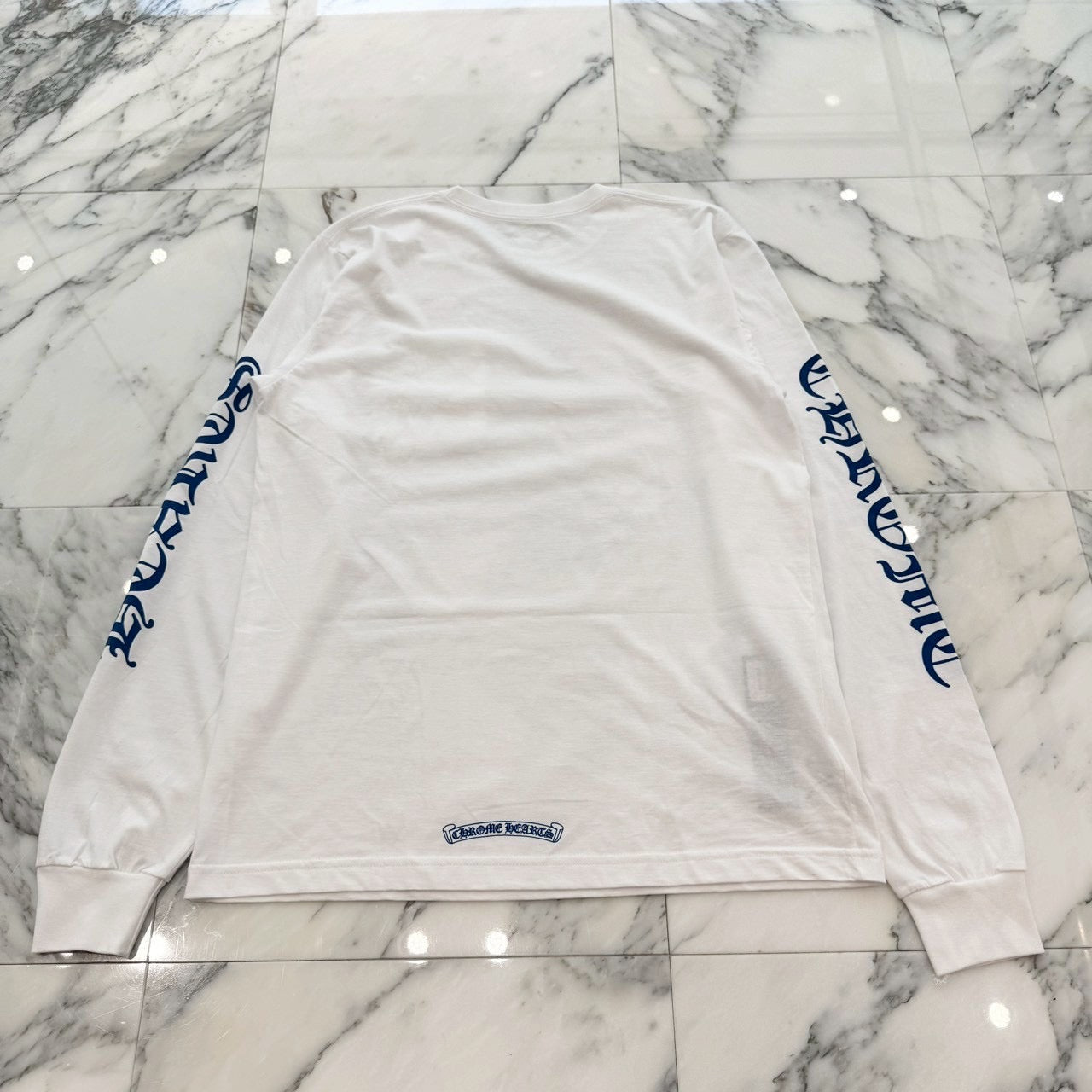 CHROME HEARTS 2025SS Old English Neck Logo Neon Blue Long Sleeve Tee Size XL クロムハーツ オールドイングリッシュ ネックロゴ ネオンブルー ロングスリーブ Tシャツ サイズXL