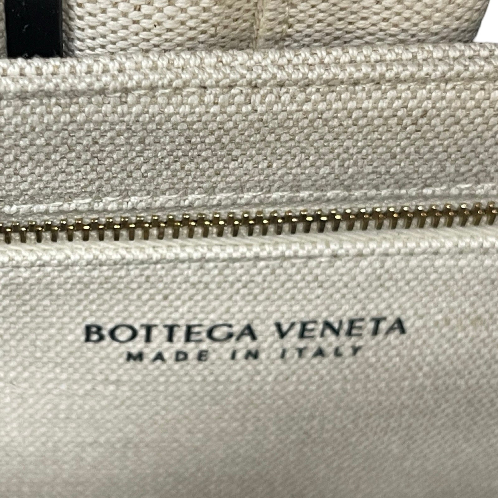 Bottega Veneta Padded Cassette Natural / Black 710210V2AJ19811