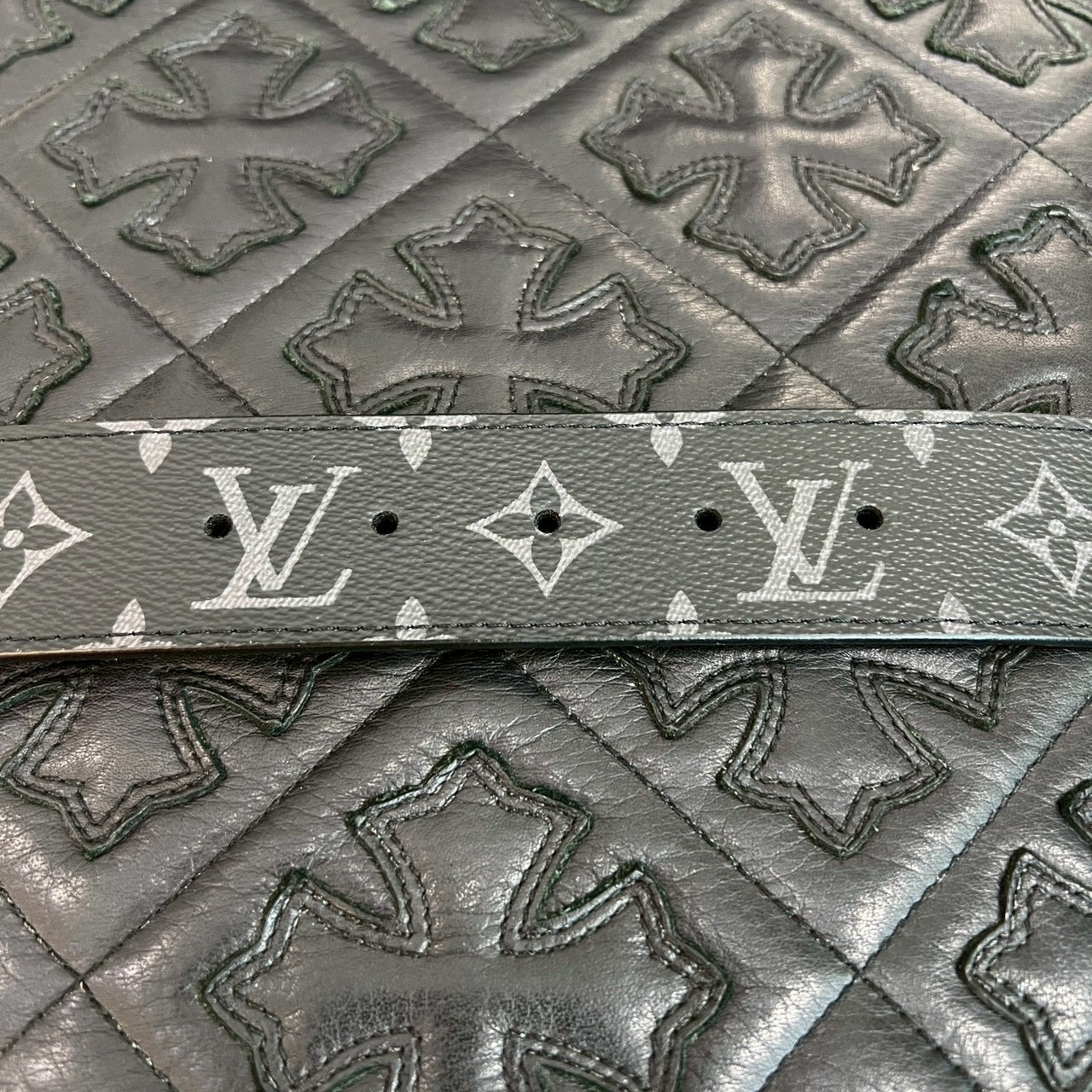 LOUIS VUITTON LV Initial Buckle Reversible Belt M9043 Size 110/44 ルイヴィトン LVイニシャル バックル リバーシブルベルト サイズ110/40