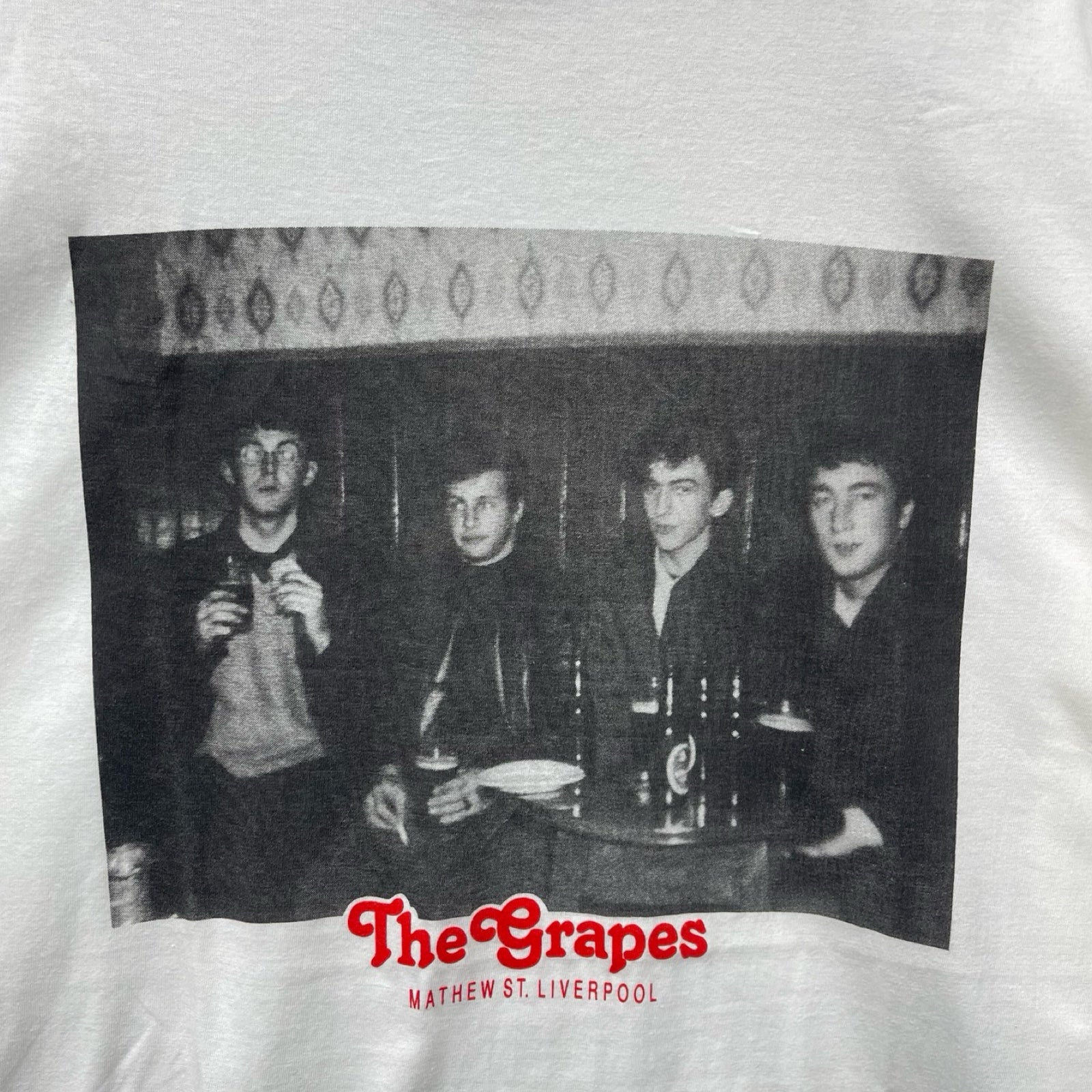 Vintage 90's The Grapes Mathew St. Liverpool S/S Tee Size XL