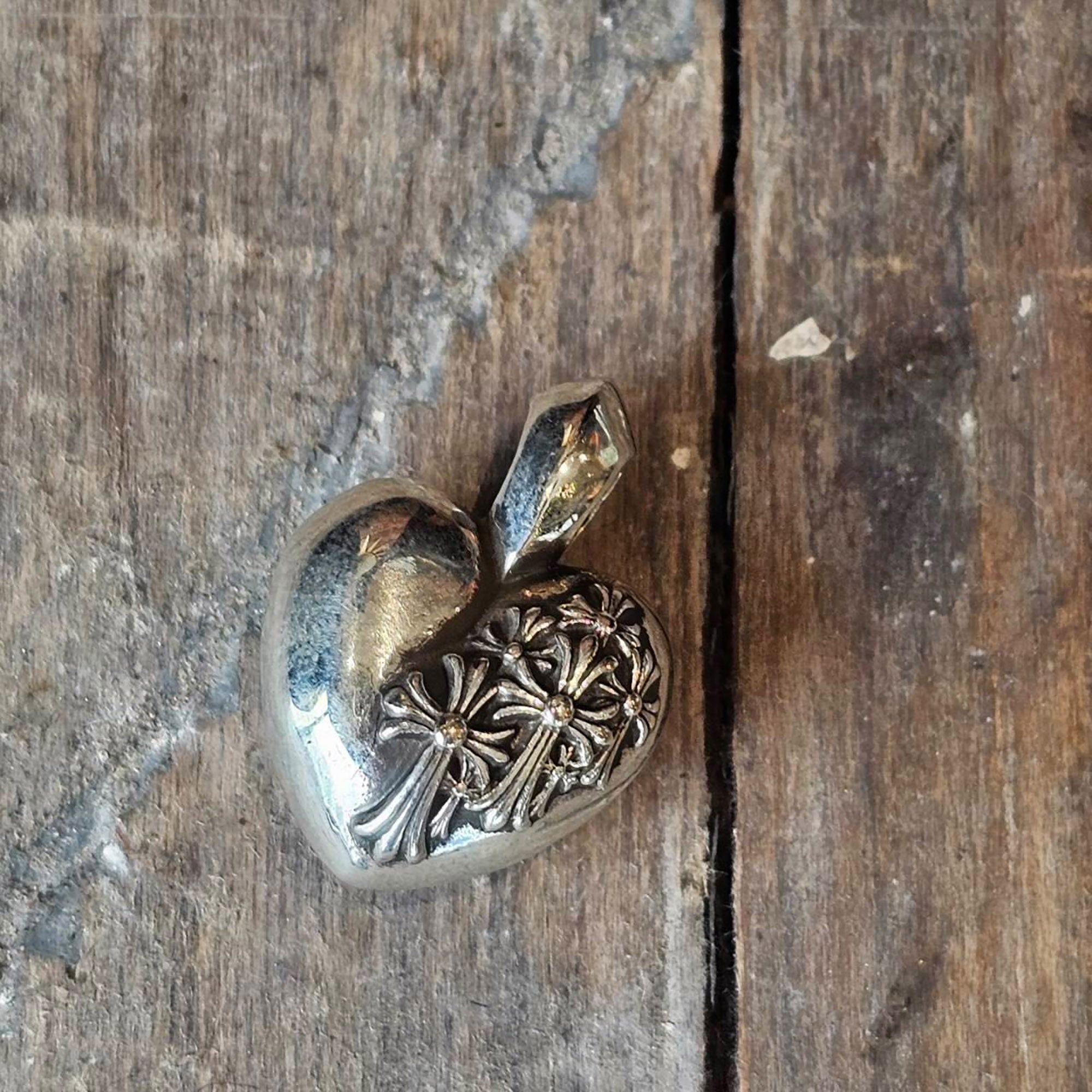 CHROME HEARTS Cemetery Cross Viny Heart Charm Pendant Top クロムハーツ セメタリークロス ヴィニーハート チャーム ペンダントトップ