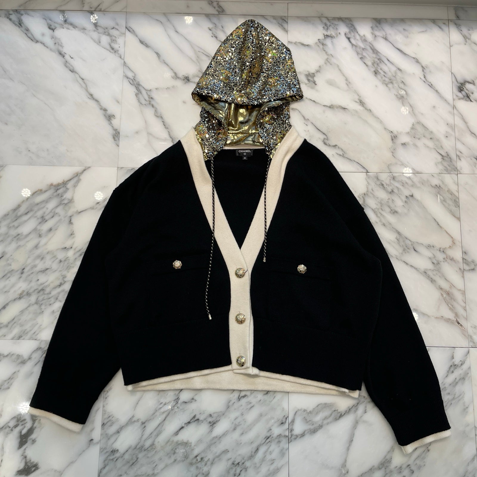 CHANEL 2024 Cruise Coco Mark Cashmere Cardigan P76581K11024 Size 50 シャネル ココマーク カシミヤ カーディガン スパンコールフーディー サイズ50