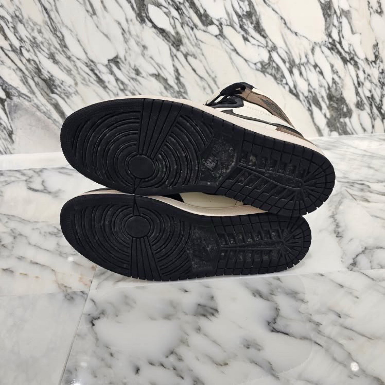 NIKE 2022AW Air Jordan 1 RETRO HI OG Dark Mocha 555088-105 Size 27.5cm