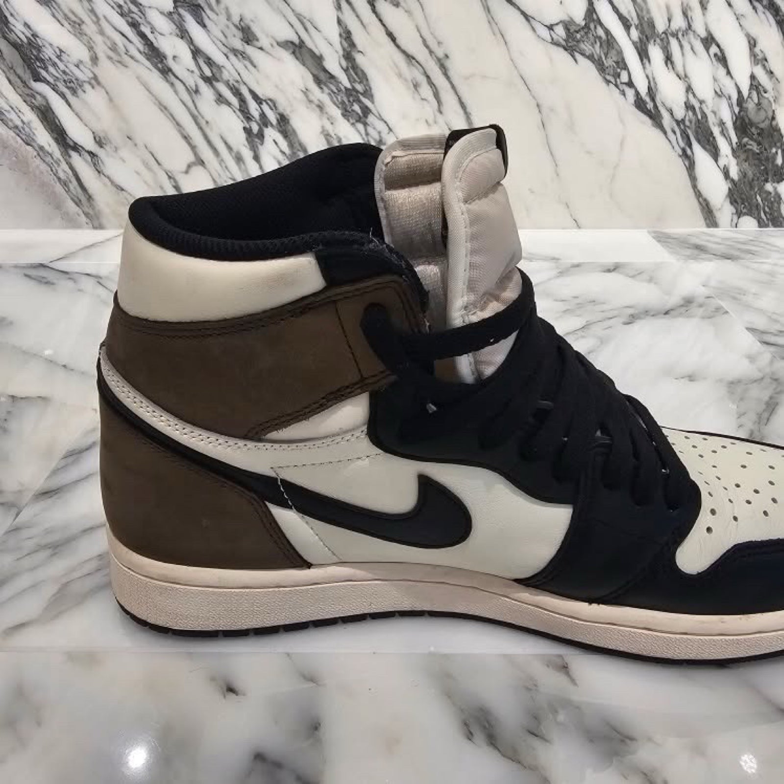 NIKE 2022AW Air Jordan 1 RETRO HI OG Dark Mocha 555088-105 Size 27.5cm