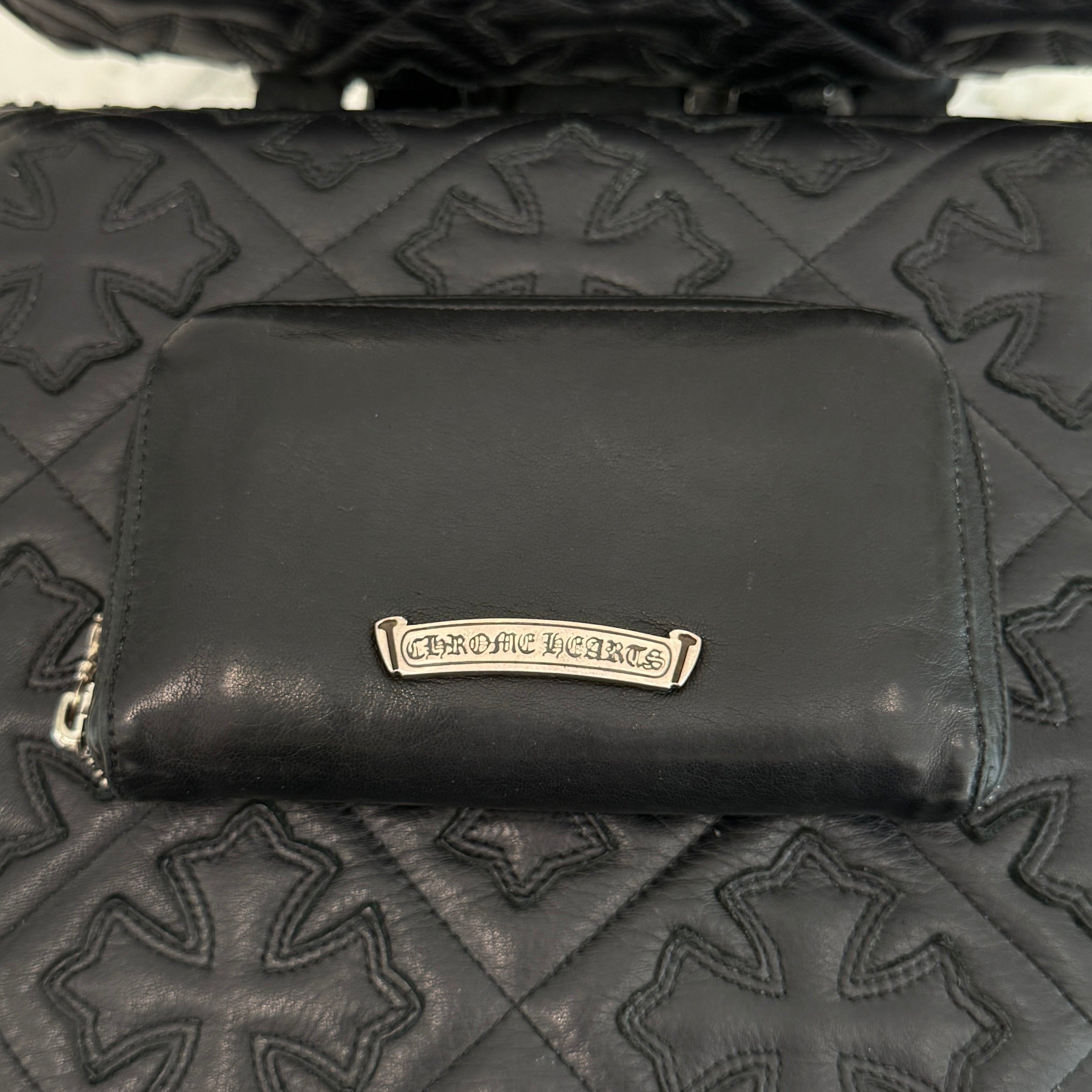 CHROME HEARTS Scroll Logo Label Round Zip Mini Wallet クロムハーツ