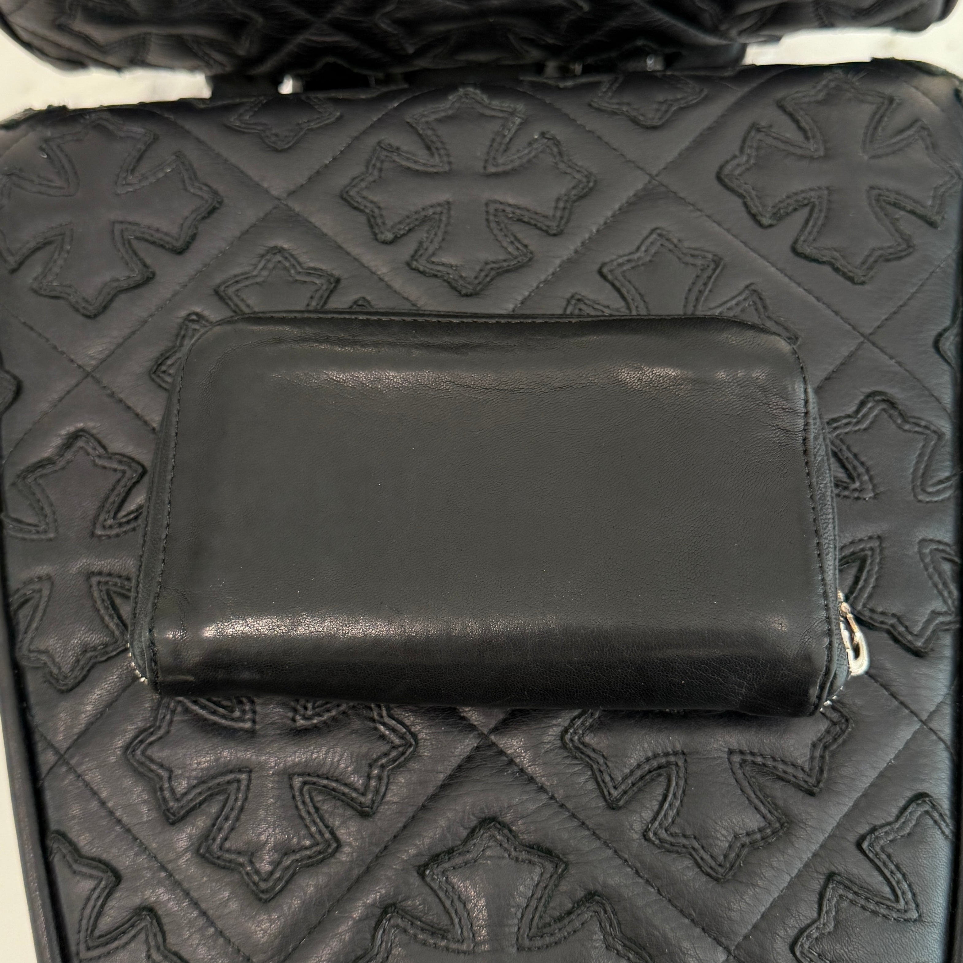 CHROME HEARTS Scroll Logo Label Round Zip Mini Wallet クロムハーツ