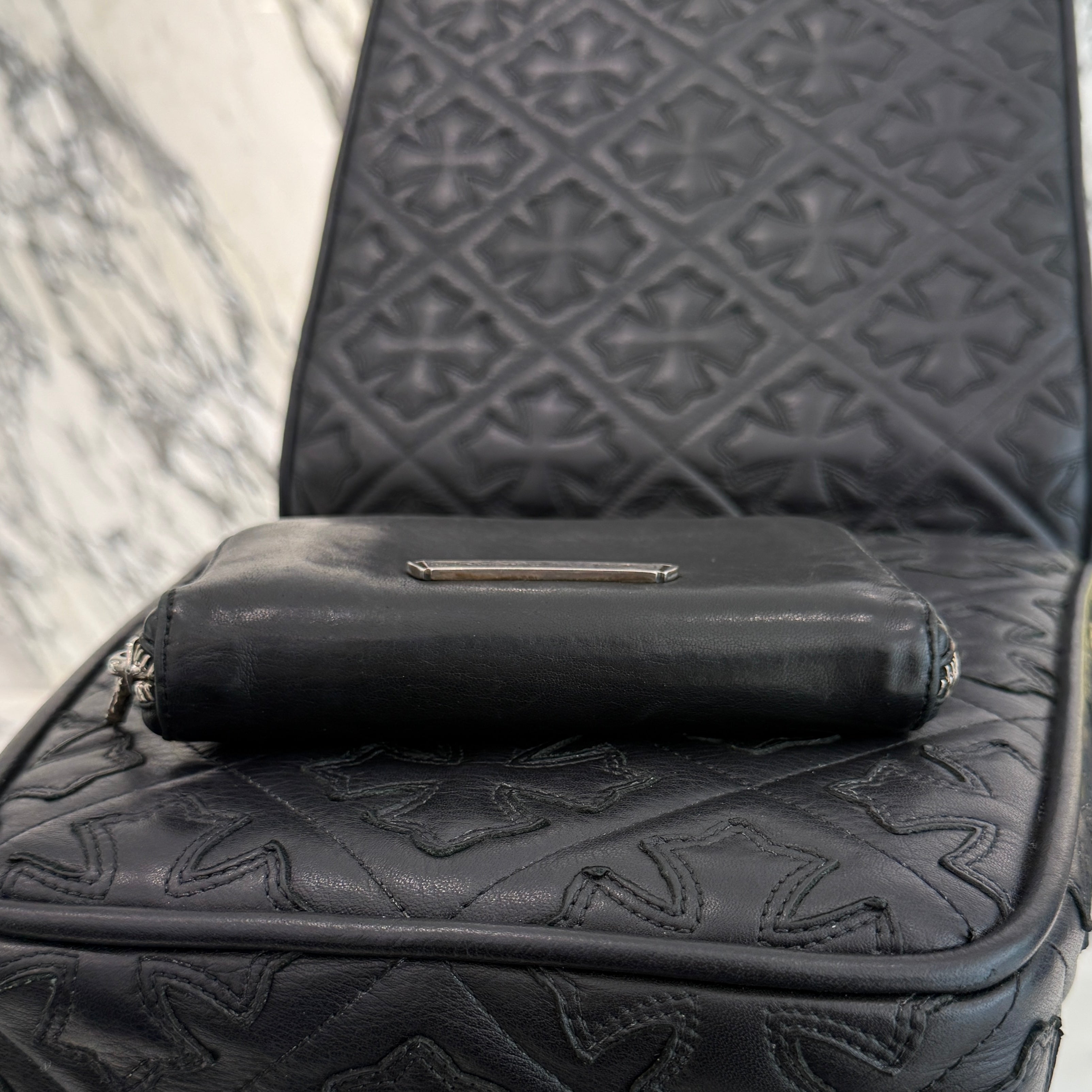 CHROME HEARTS Scroll Logo Label Round Zip Mini Wallet クロムハーツ スクロールロゴラベル ラウンドジップ ミニウォレット