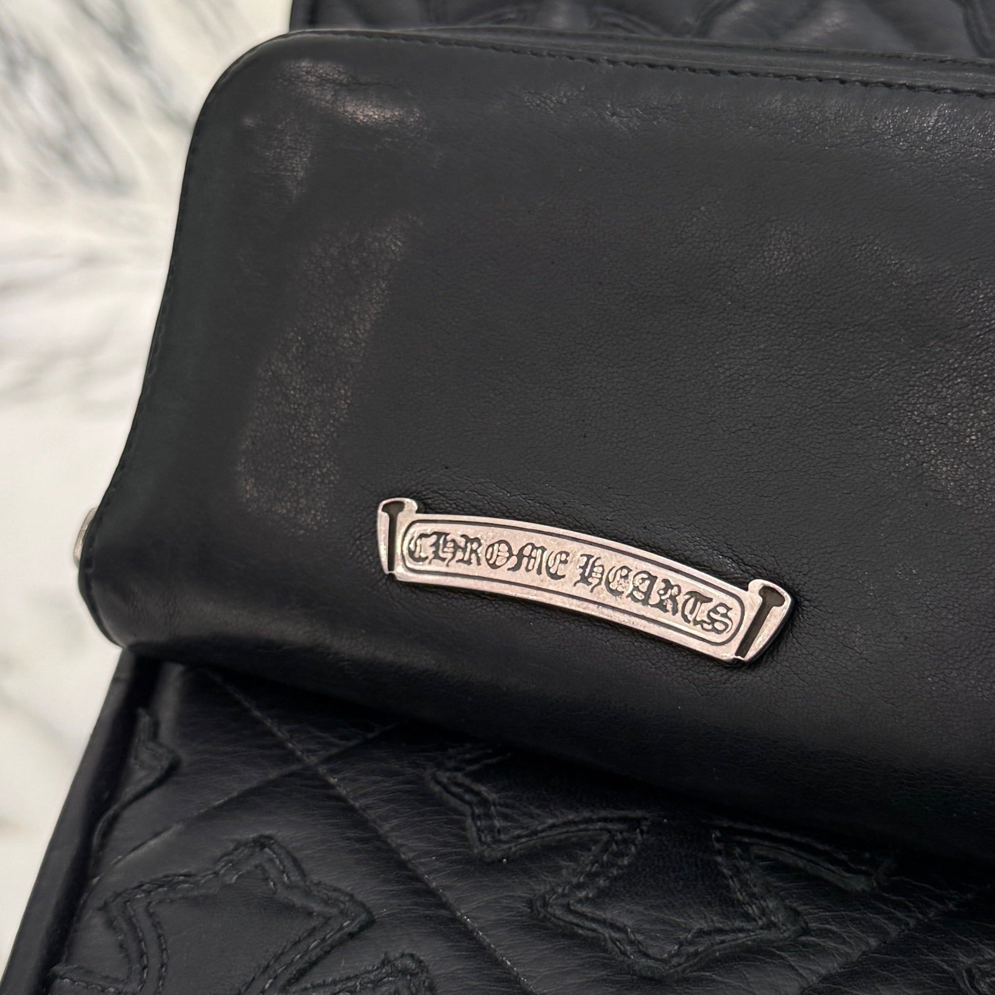CHROME HEARTS Scroll Logo Label Round Zip Mini Wallet クロムハーツ