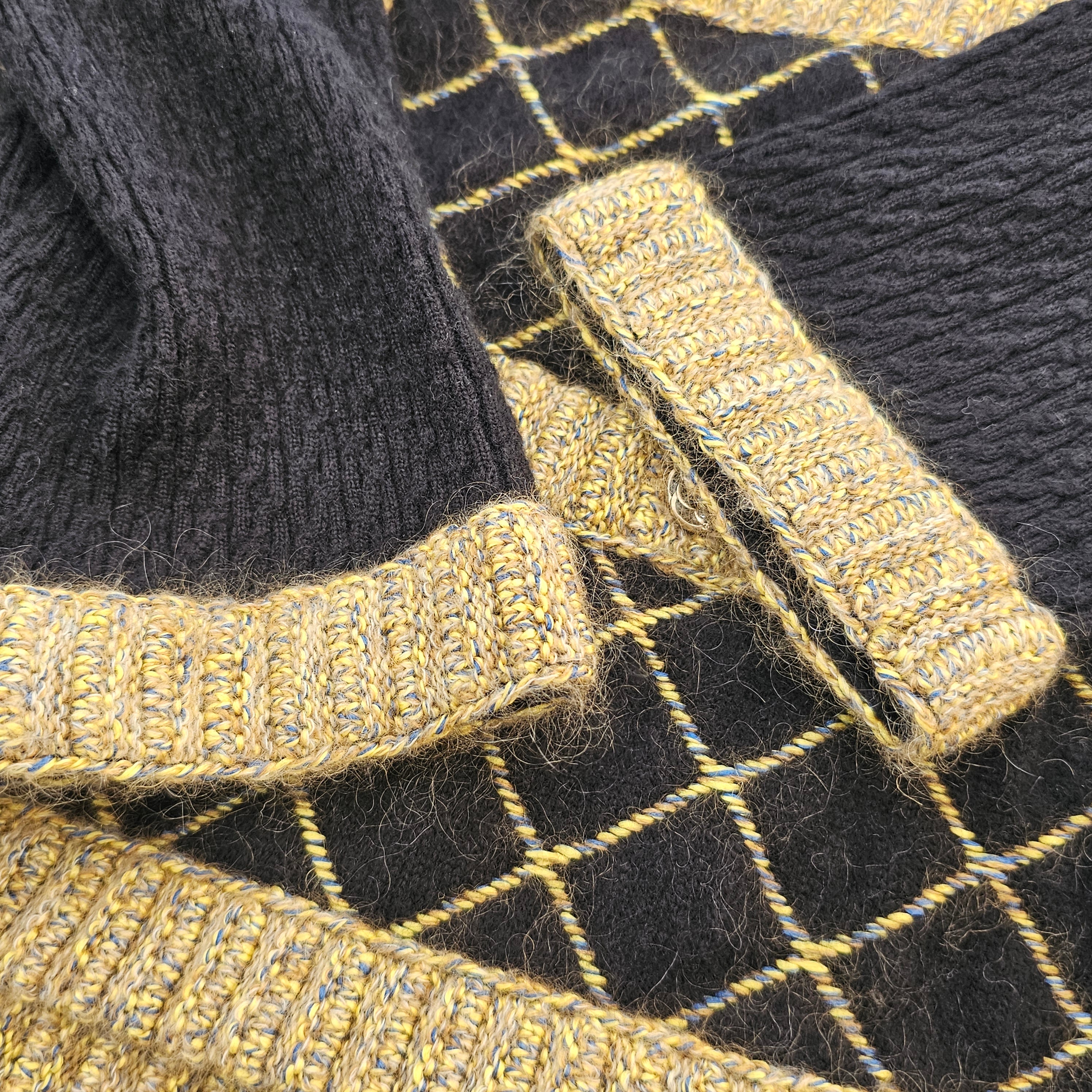 CHANEL 2015 Cruise Camellia Button 'Coco Brasserie' Cardigan P52797K06822 Size 42 シャネル 2015クルーズ カメリアボタン "ココブラッスリー" カーディガン サイズ42