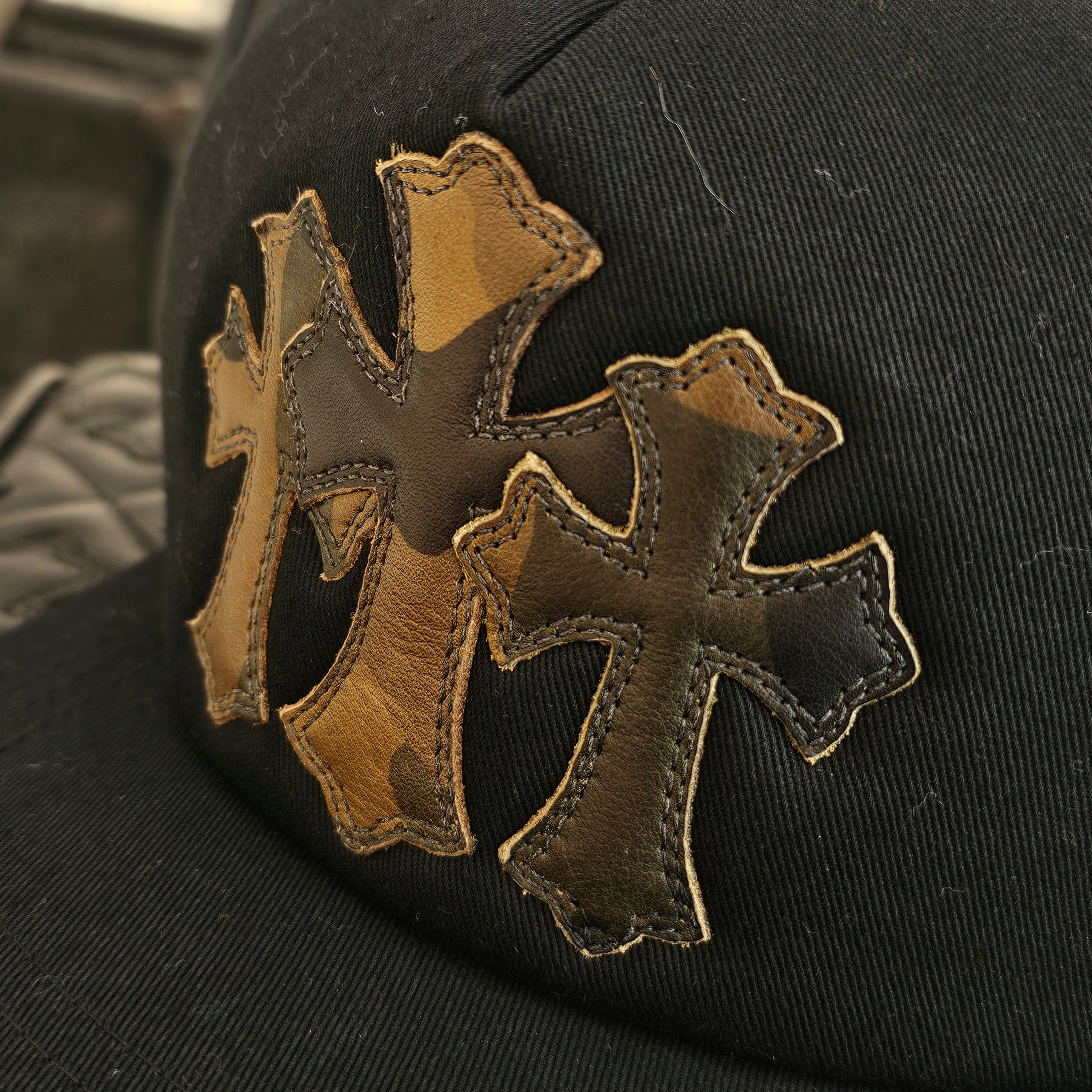 CHROME HEARTS Camo Triple Cross Leather Patch Trucker Cap ONE SIZE（51-61）クロムハーツ カモ トリプルクロス レザーパッチ トラッカーキャップ サイズONE SIZE（51-61）