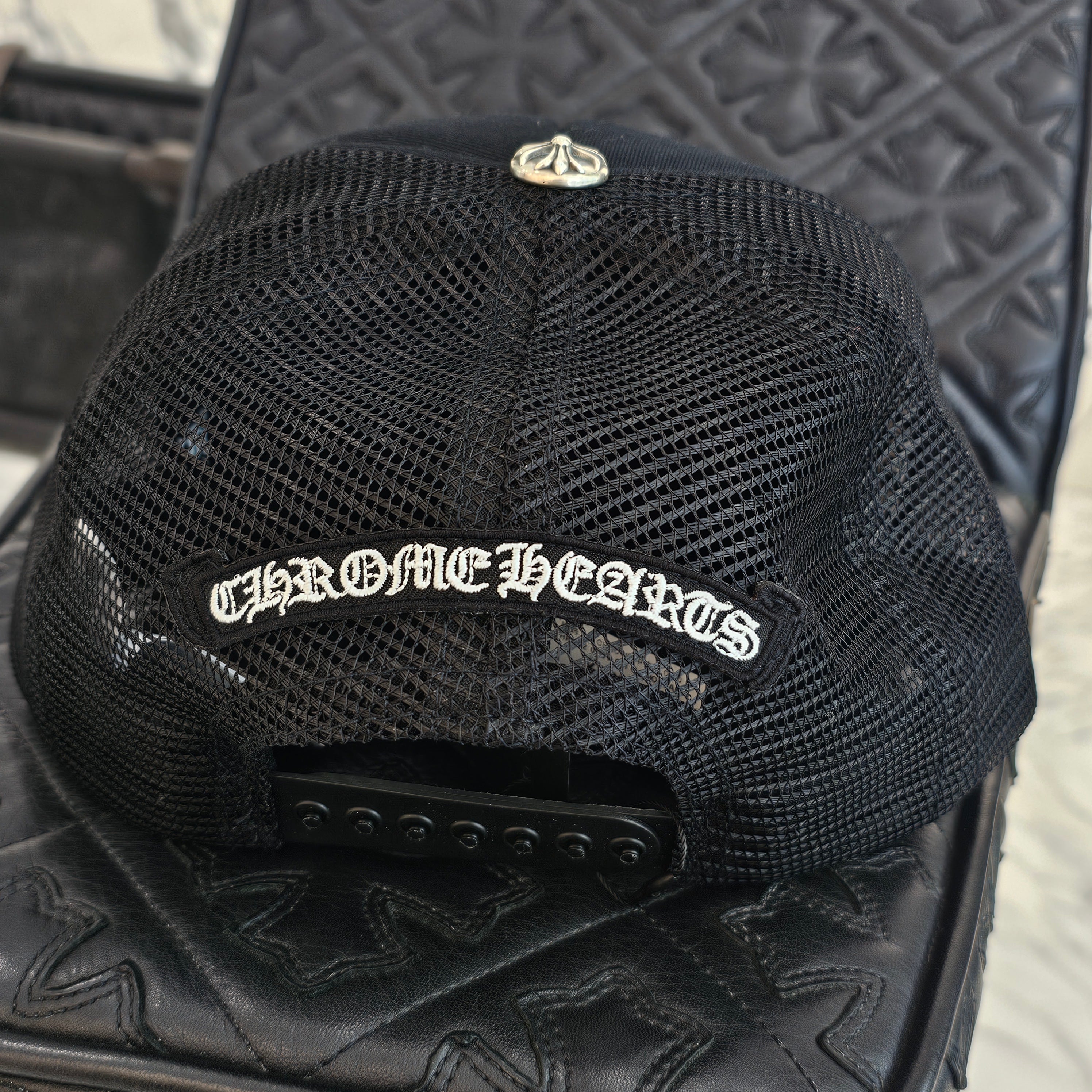 CHROME HEARTS Camo Triple Cross Leather Patch Trucker Cap ONE SIZE（51-61）クロムハーツ カモ トリプルクロス レザーパッチ トラッカーキャップ サイズONE SIZE（51-61）