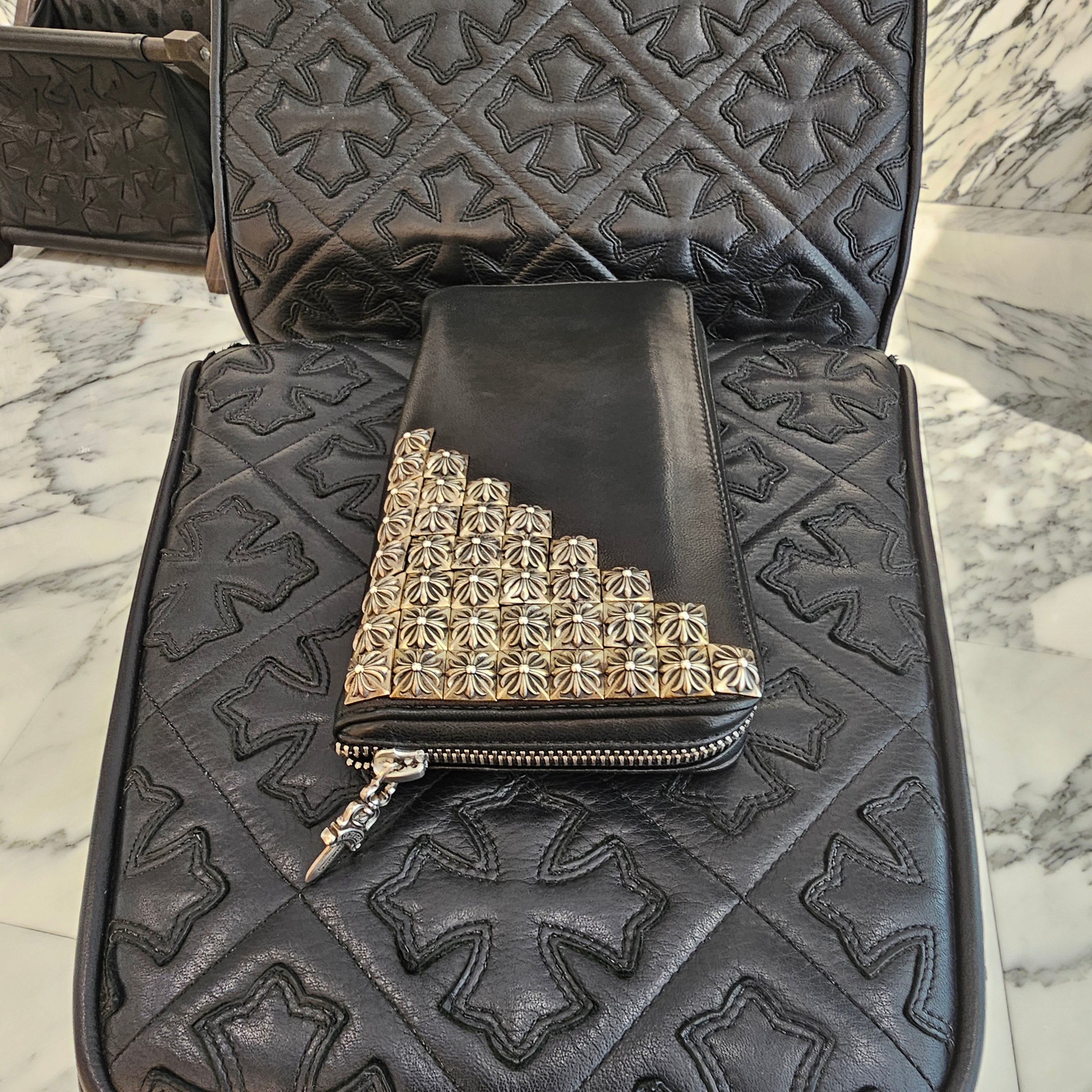 CHROME HEARTS REC F ZIP Pyramid Studs Leather Wallet クロムハーツ REC F ジップ ピラミッド スタッズ レザーウォレット