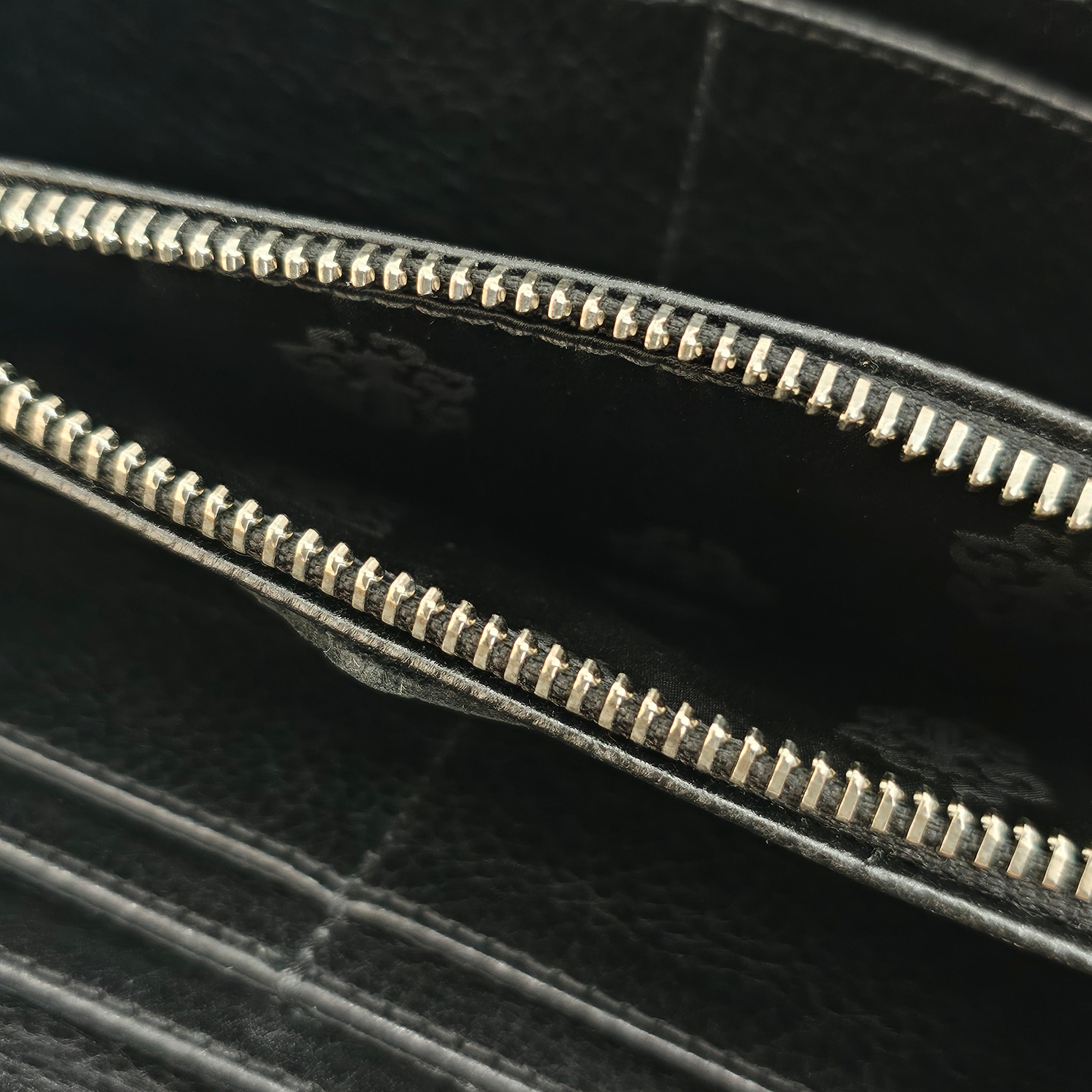 CHROME HEARTS REC F ZIP Pyramid Studs Leather Wallet クロムハーツ REC F ジップ ピラミッド スタッズ レザーウォレット