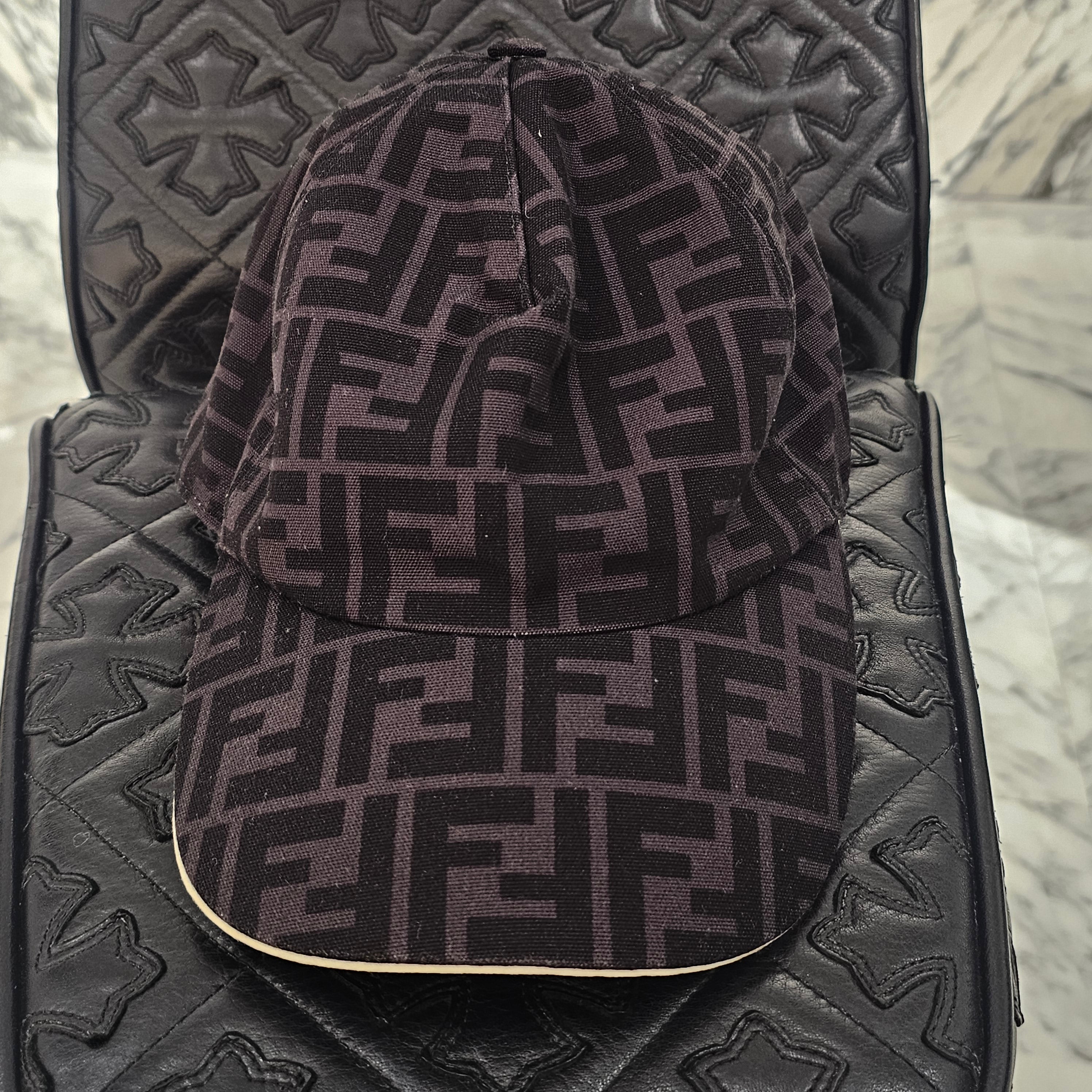 FENDI Zucca Monogram Fabric Base Ball Cap 6506990 FXQ768 ACDA Size TU フェンディ ズッカ柄 モノグラム ファブリック ベースボールキャップ サイズTU