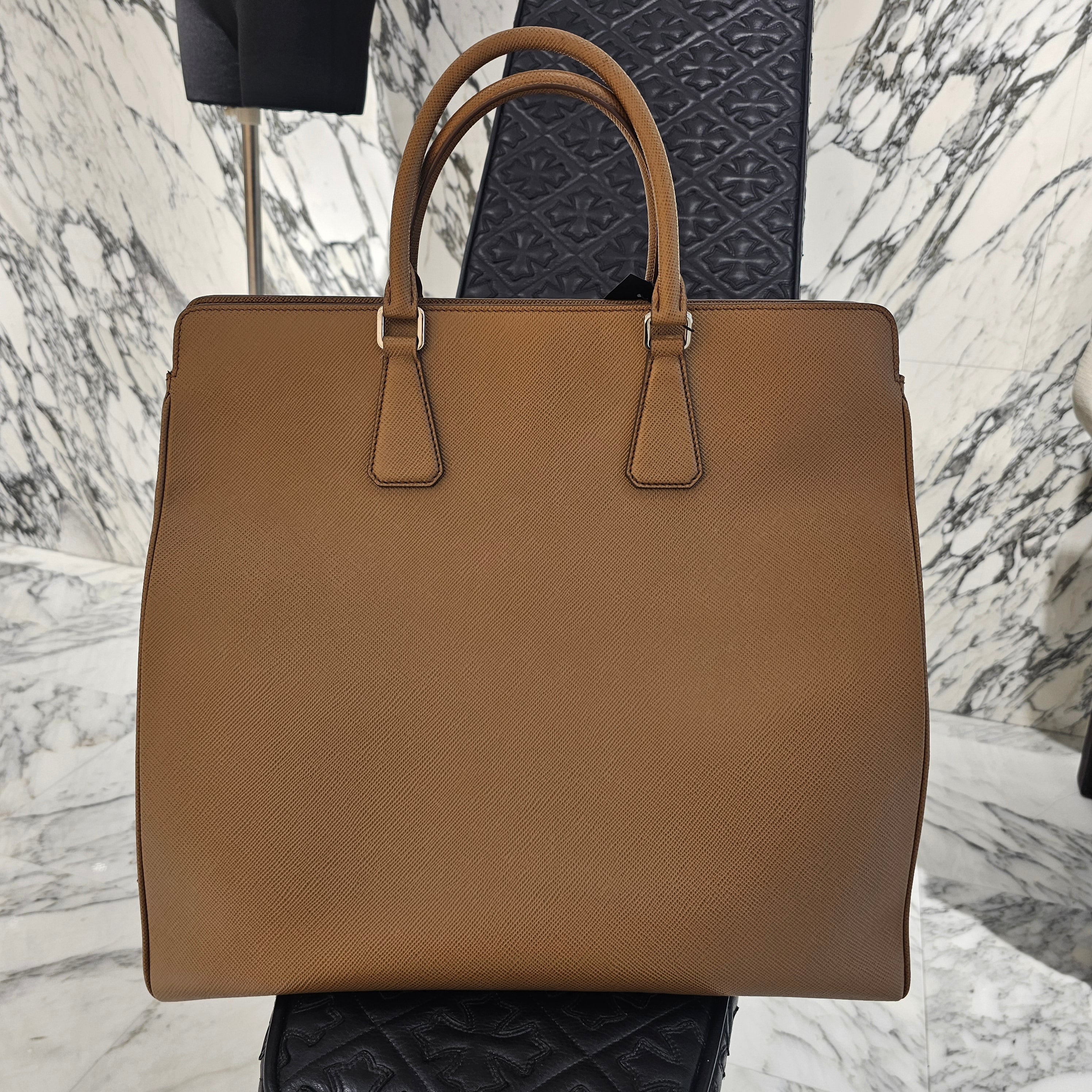 ☆美品・保存袋付☆PRADA archiveパテントレザー がま口ハンドバッグ ブランドレンタルのBrandCity / プラダ レザー がま口 ハンドバッグ