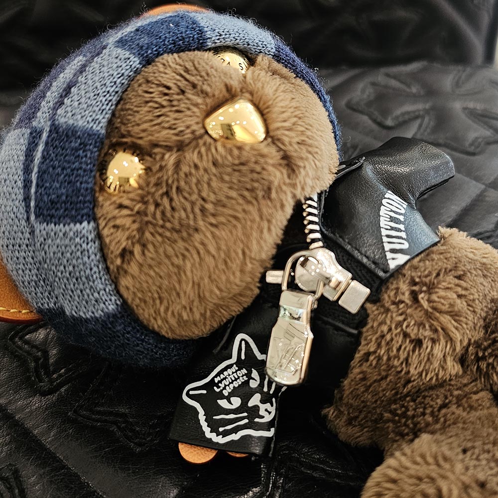 LOUIS VUITTON Bag Charm LV Louis Bear S00 M03206 ルイヴィトン バッグチャーム LV ルイベア S00 キーホルダー