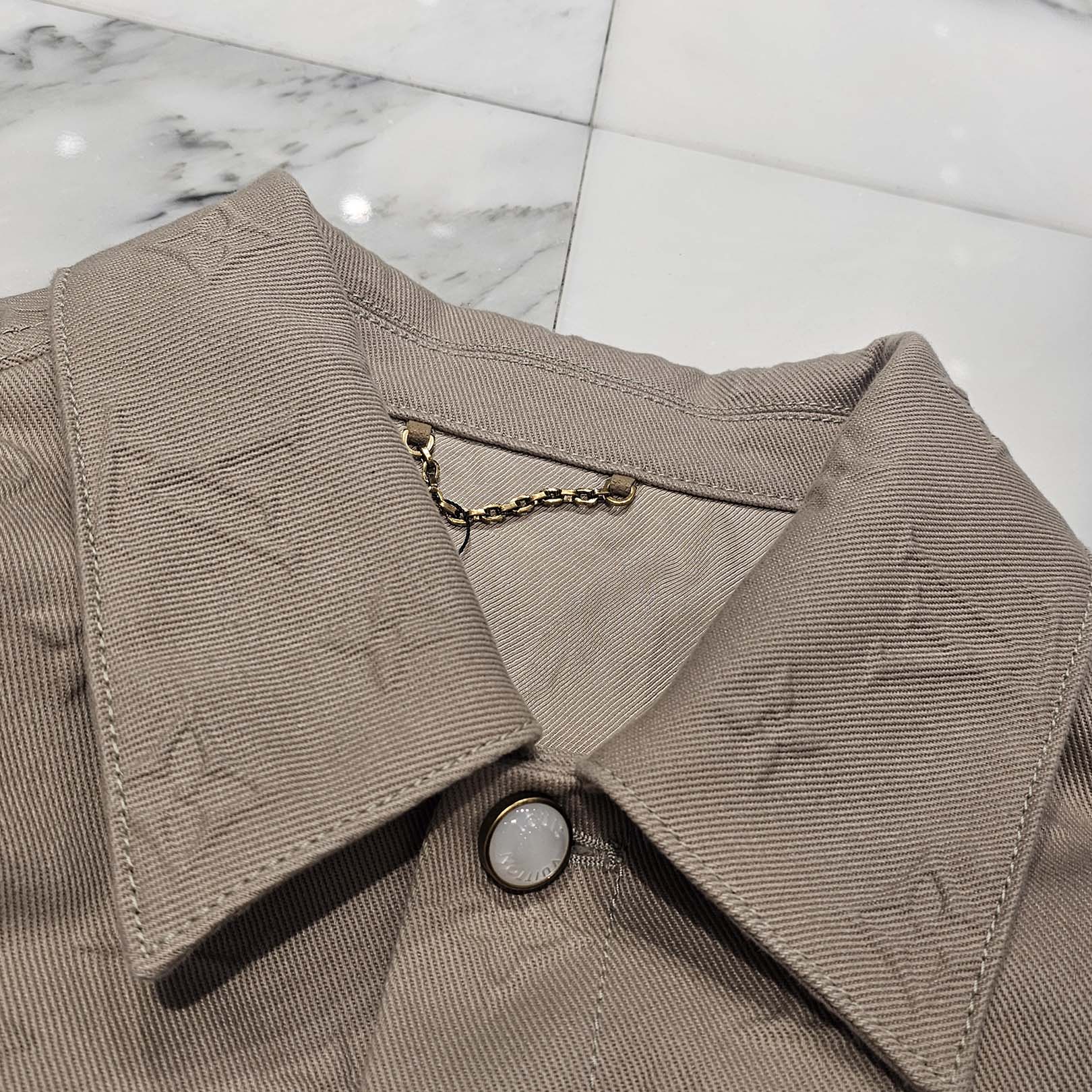LOUIS VUITTON 2025SS Monogram Embossed Denim Jacket 1AHBEV Size 50 ルイヴィトン モノグラム エンボス デニムジャケット サイズ50