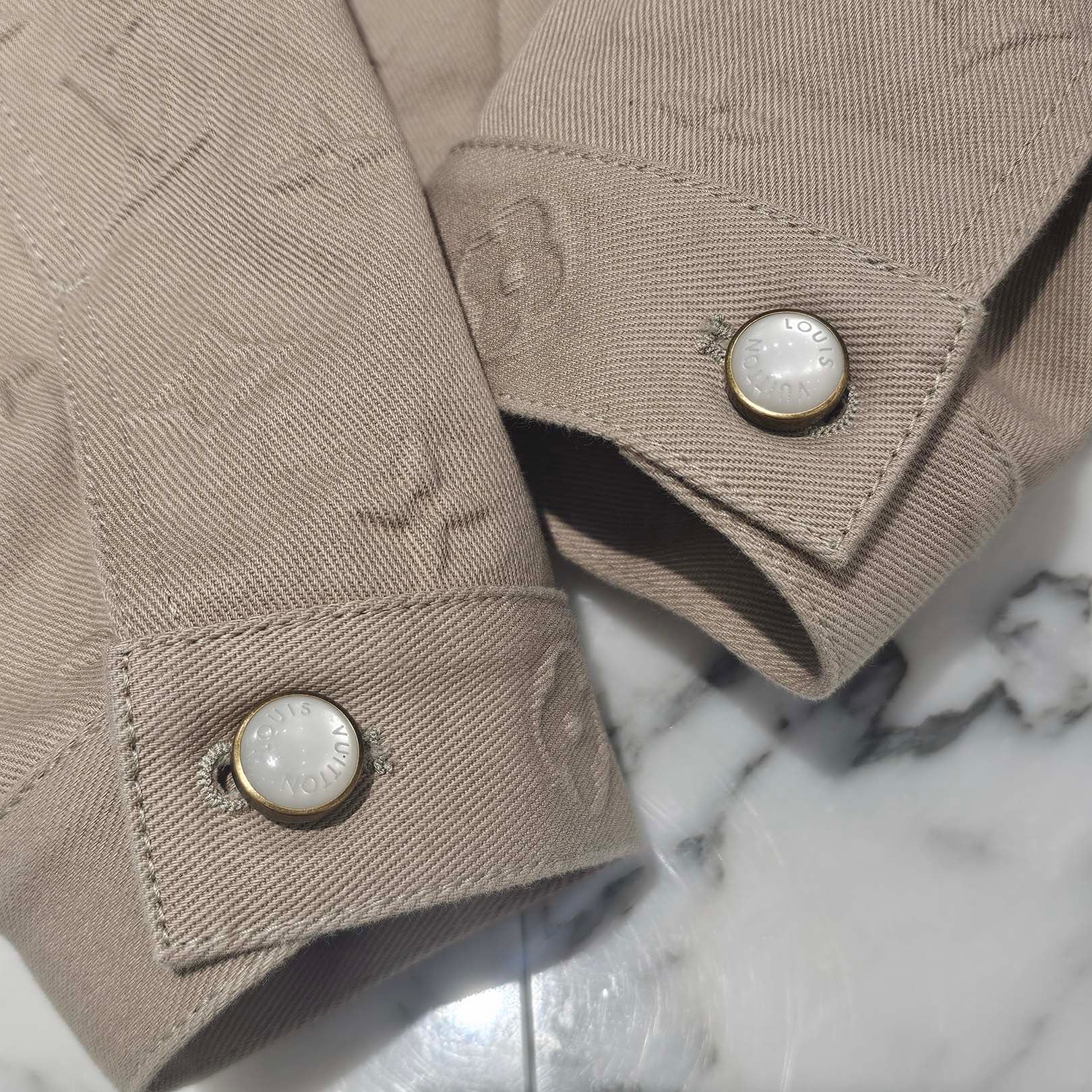 LOUIS VUITTON 2025SS Monogram Embossed Denim Jacket 1AHBEV Size 50 ルイヴィトン モノグラム エンボス デニムジャケット サイズ50