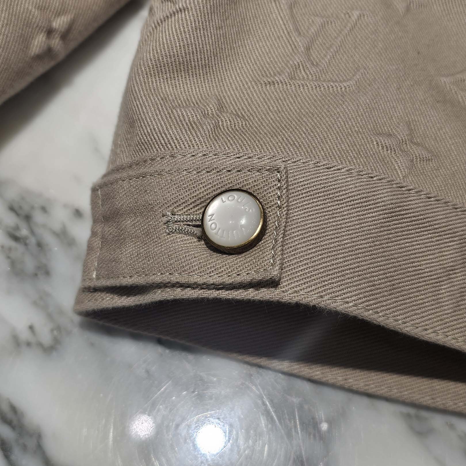 LOUIS VUITTON 2025SS Monogram Embossed Denim Jacket 1AHBEV Size 50 ルイヴィトン モノグラム エンボス デニムジャケット サイズ50