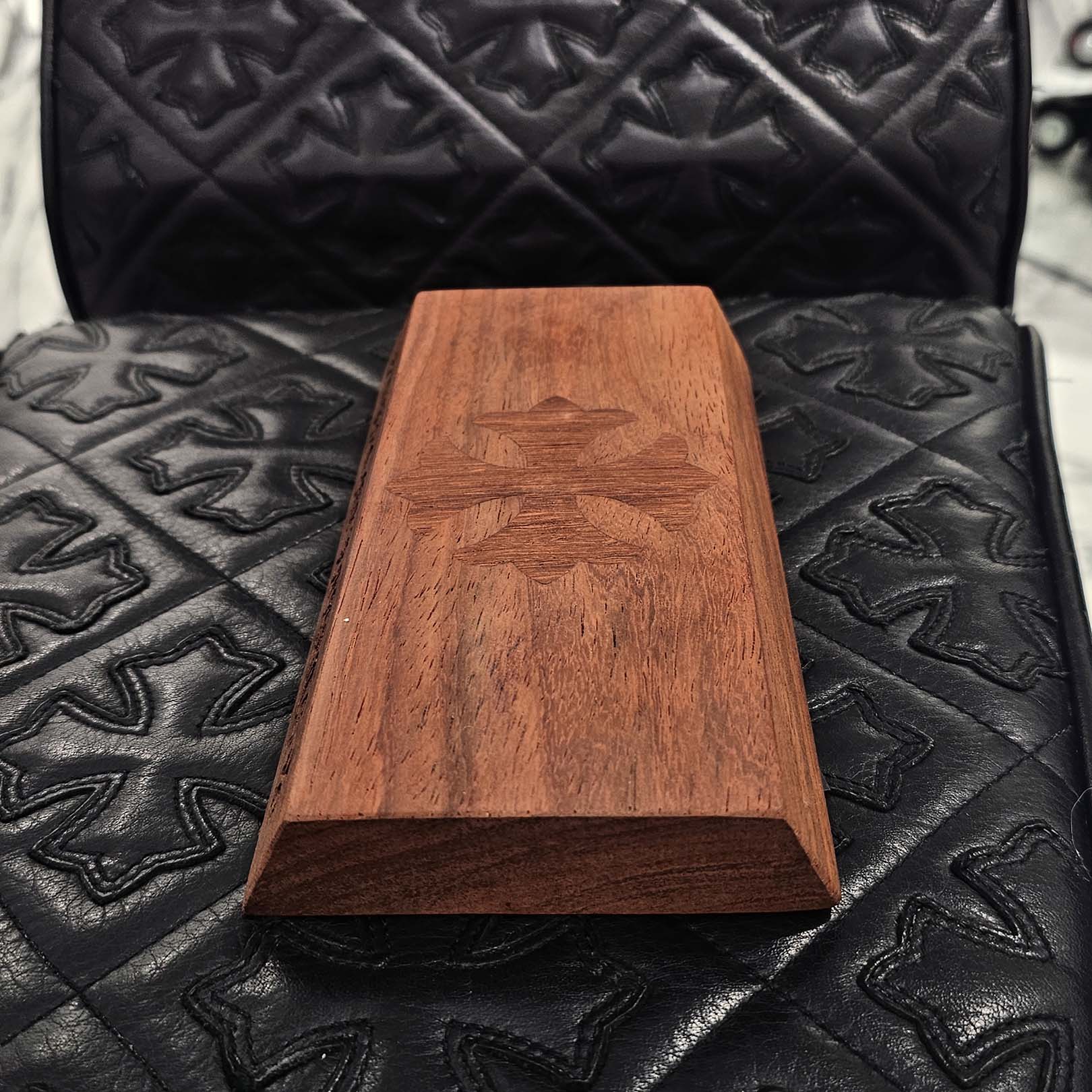 CHROME HEARTS CH Cross Wood Plate Display クロムハーツ CHクロス ウッド プレート ディスプレイ