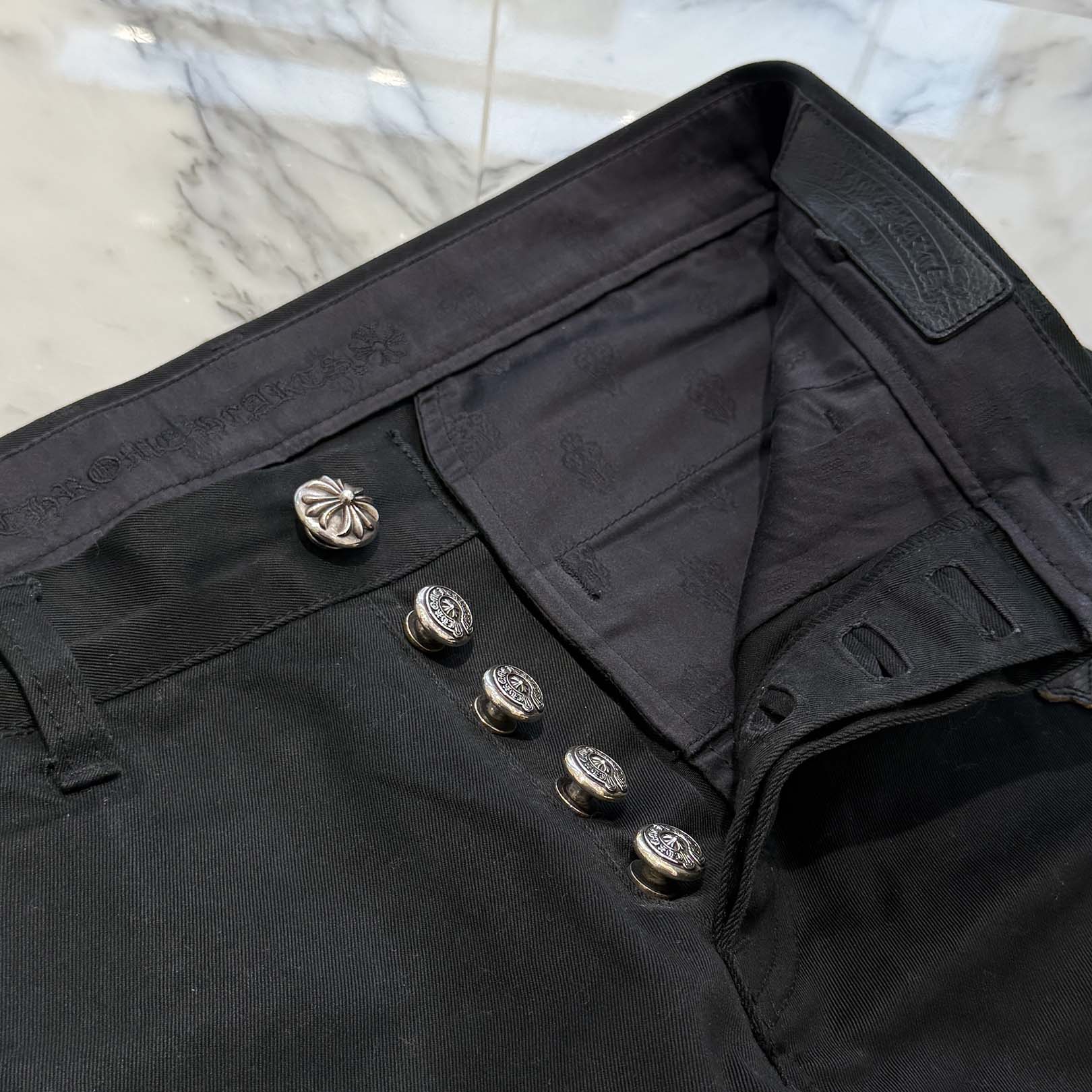 CHROME HEARTS Cemetery Cross Camo Leather Patch Cotton Chino Pants Size 33 クロムハーツ セメタリー クロス カモレザー パッチ コットン チノパンツ ブラック サイズ33