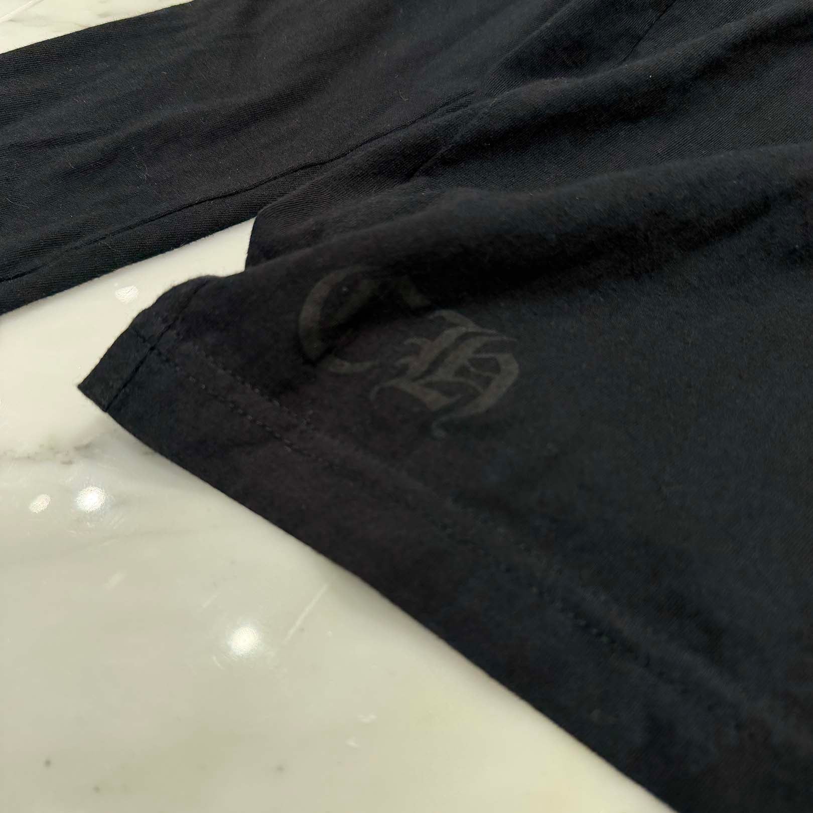 CHROME HEARTS Old English Neck Logo Dark Grey Long Sleeve Tee Size M クロムハーツ オールドイングリッシュ ネックロゴ ダークグレイ ロングスリーブTシャツ サイズM
