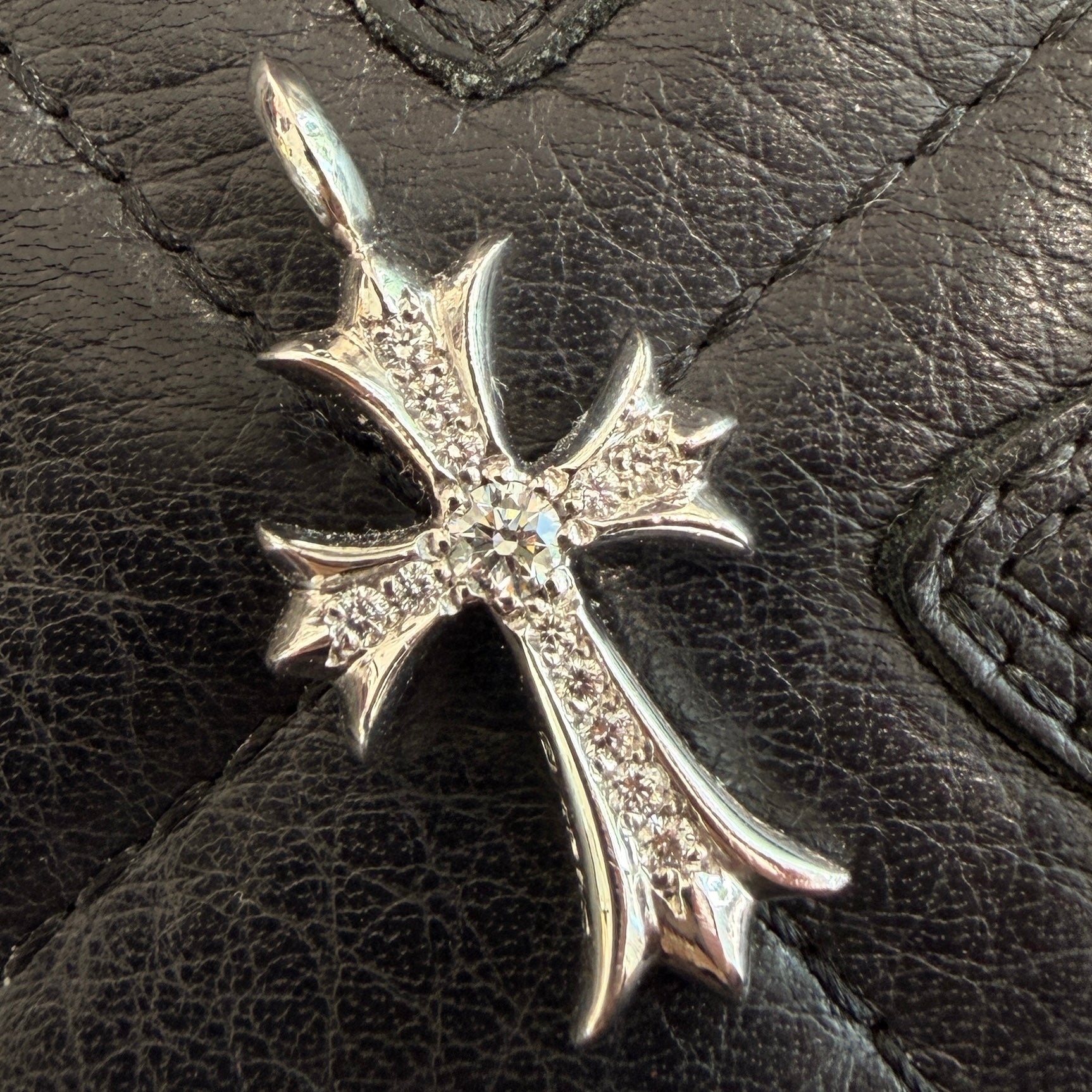 CHROME HEARTS 18K WG Tiny Fat Cross Pave Diamond Pendant Top 18K