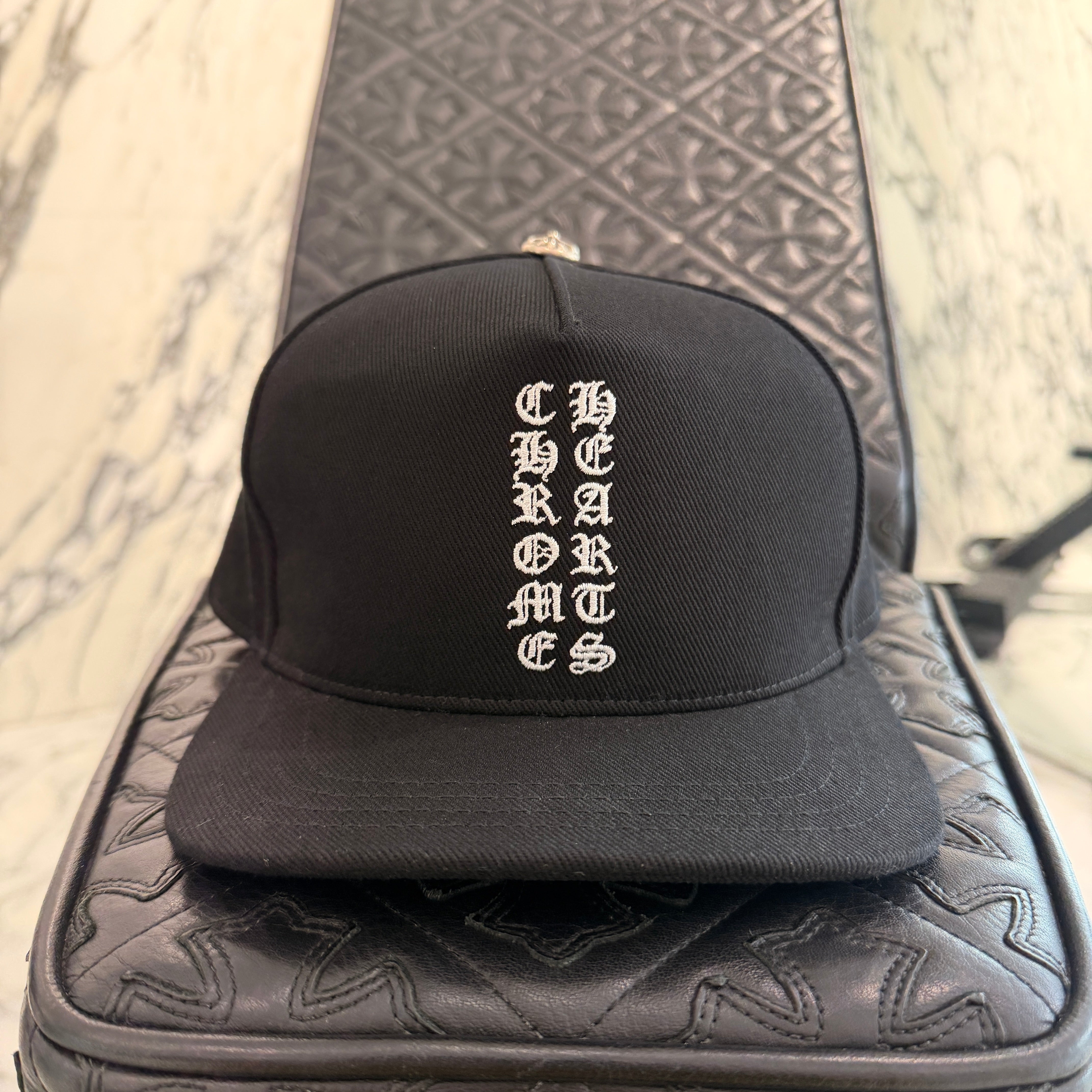 CHROME HEARTS Vertical Logo Trucker Cap Size ONE SIZE (51-61) クロムハーツ ヴァーティカルロゴ トラッカーキャップ サイズONE SIZE (51-61)