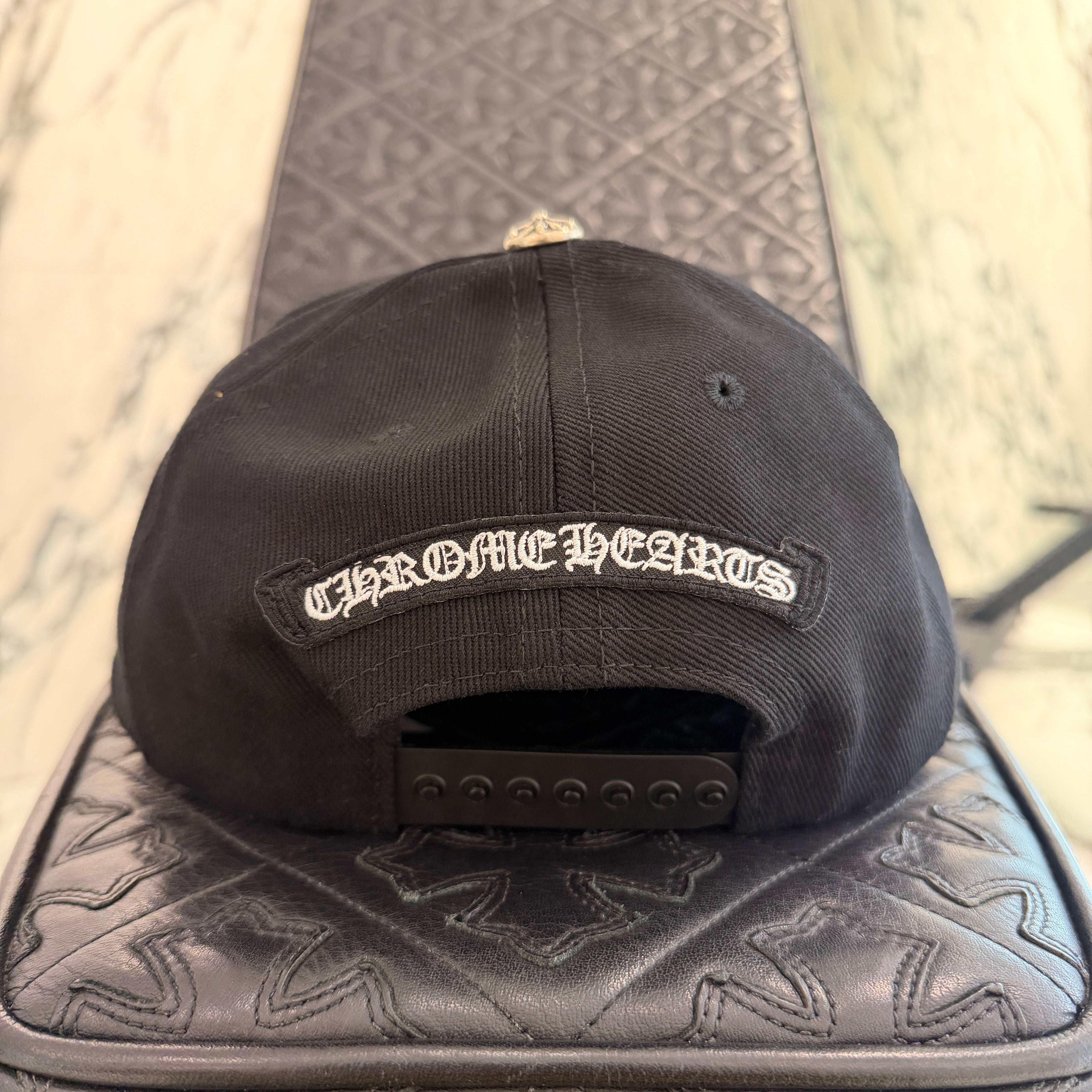 CHROME HEARTS Vertical Logo Trucker Cap Size ONE SIZE (51-61) クロムハーツ ヴァーティカルロゴ トラッカーキャップ サイズONE SIZE (51-61)