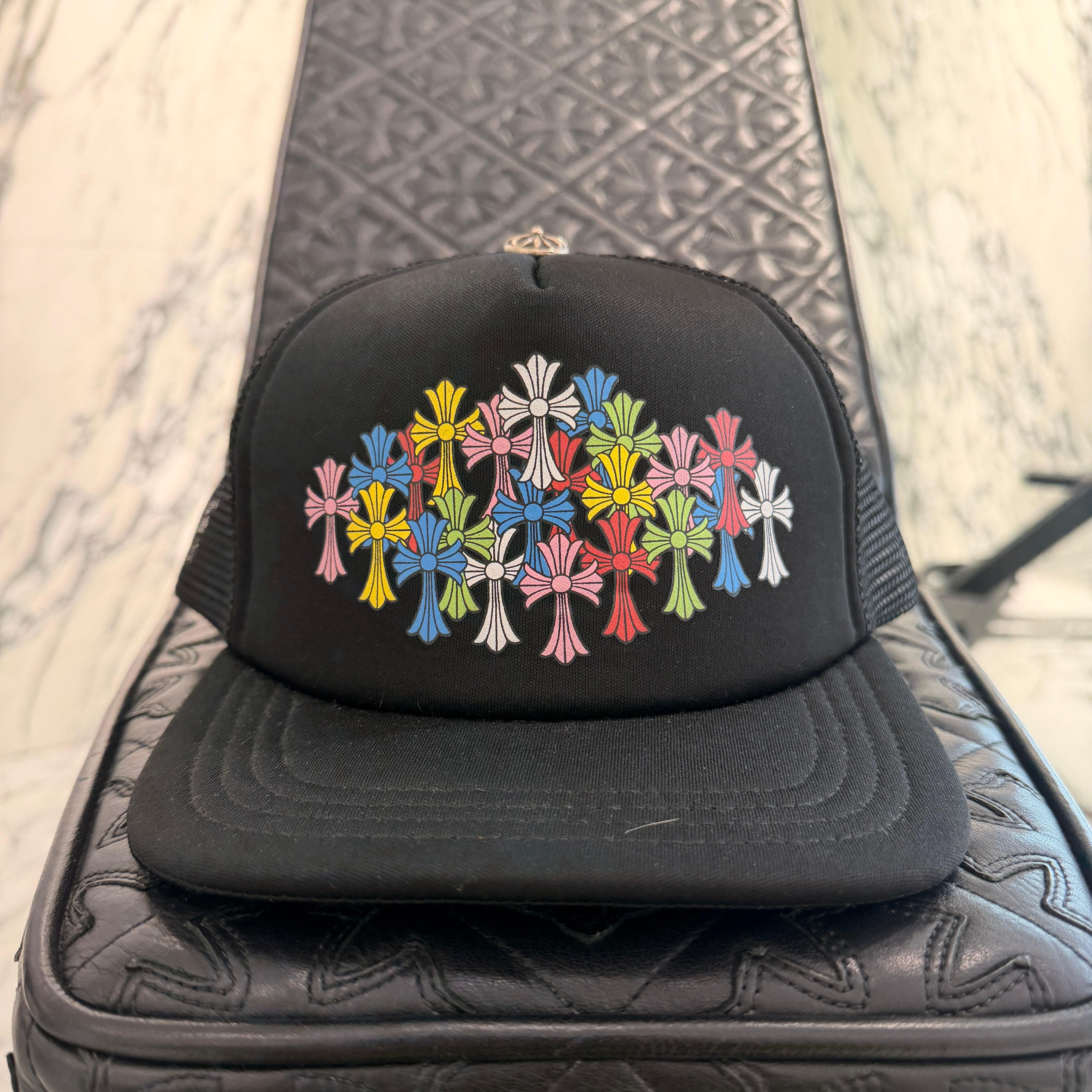 CHROME HEARTS Multi Color Cemetery Cross Print Trucker Cap ONE SIZE (53-60) クロムハーツ マルチカラー セメタリークロス プリント トラッカーキャップ ONE SIZE (53-60)
