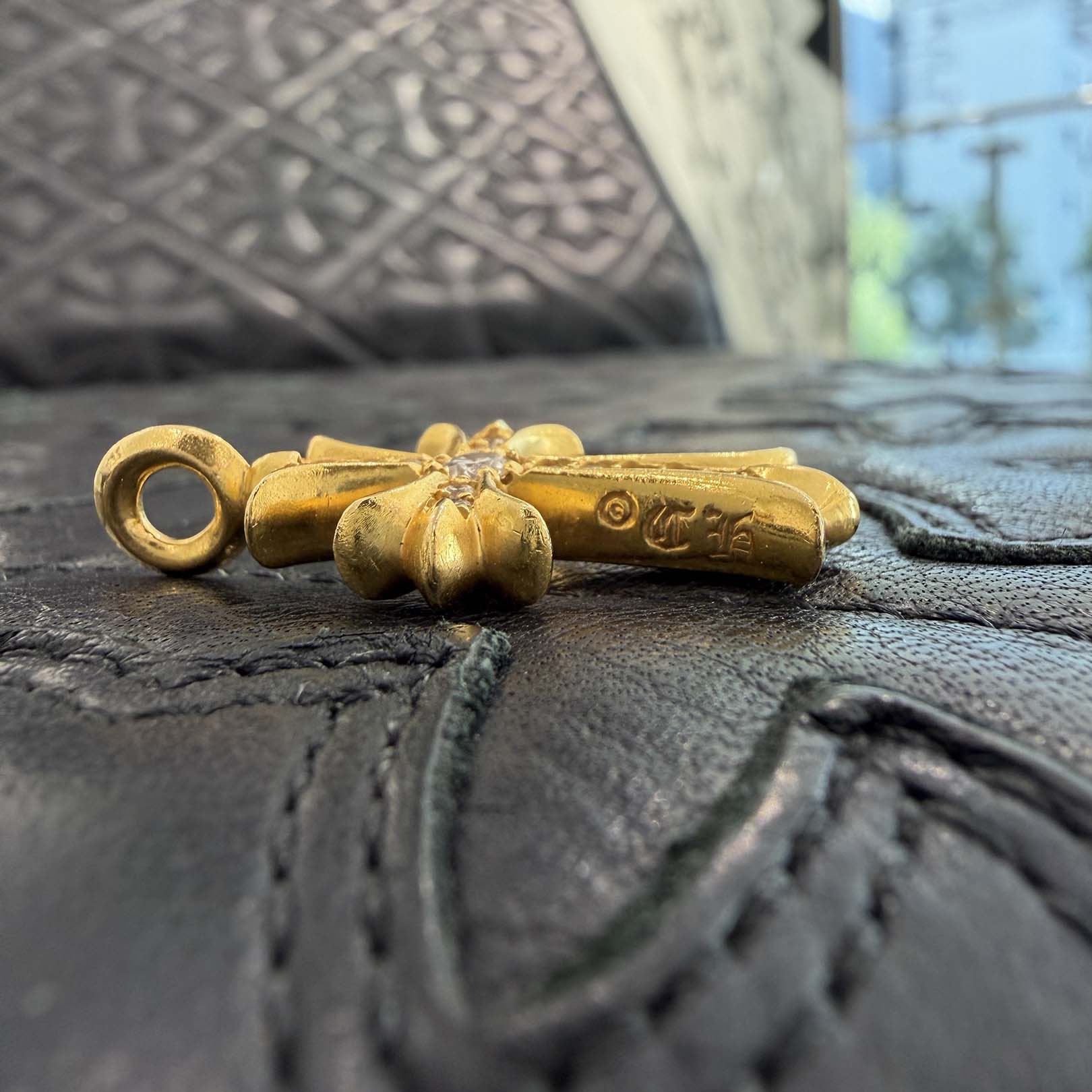 CHROME HEARTS 22K Tiny Fat Cross Pave Diamond Pendant Top クロムハーツ 22K タイニーファット クロス パヴェダイヤモンド ペンダントトップ