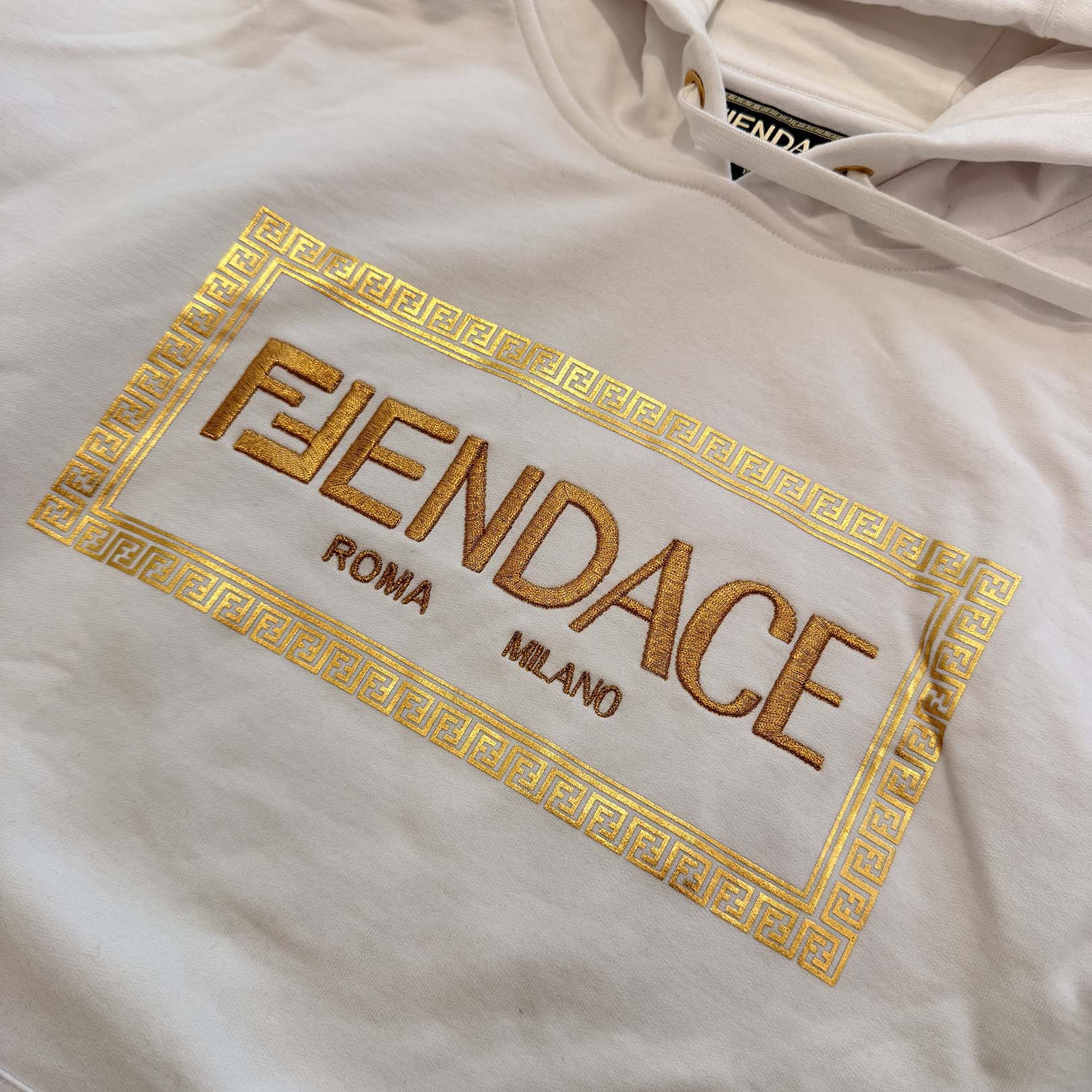 FENDI × VERSACE 2020SS FENDACE Medusa Zucca Embroidered Hoodie FY1143AKDU Size XL フェンディ × ヴェルサーチェ フェンダーチェ メデューサ ズッカ刺繍パーカー サイズXL
